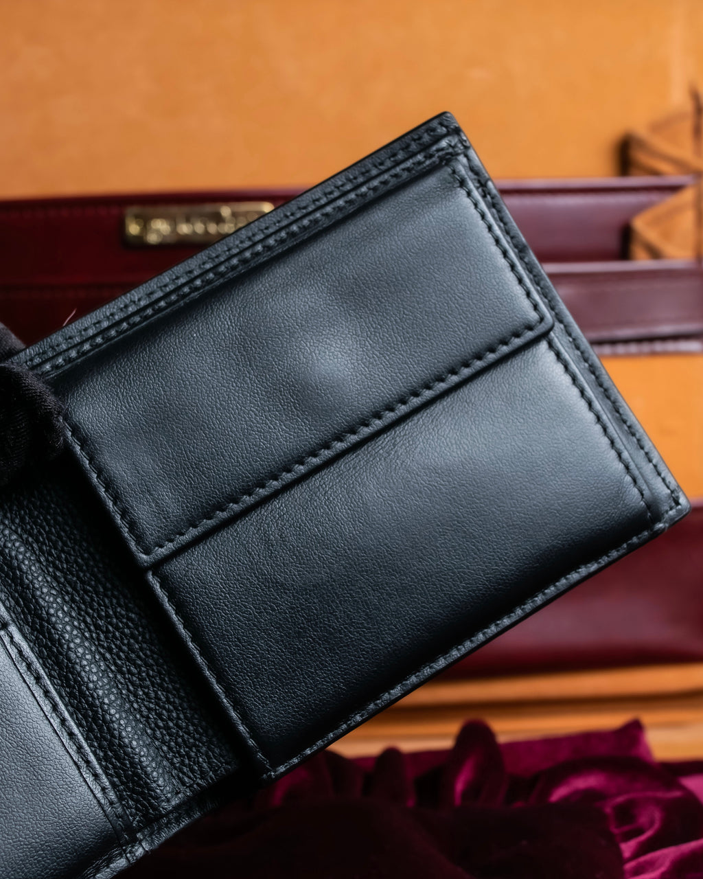 "Dior" Logo engraved bi-fold leather wallet