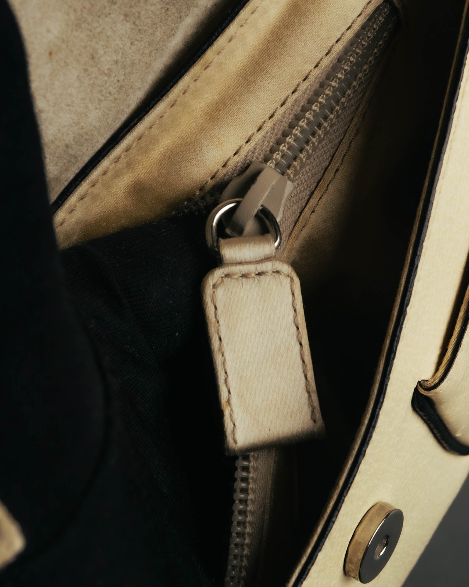 "PRADA" 90's-00's Cream pebbled leather shoulder bag
