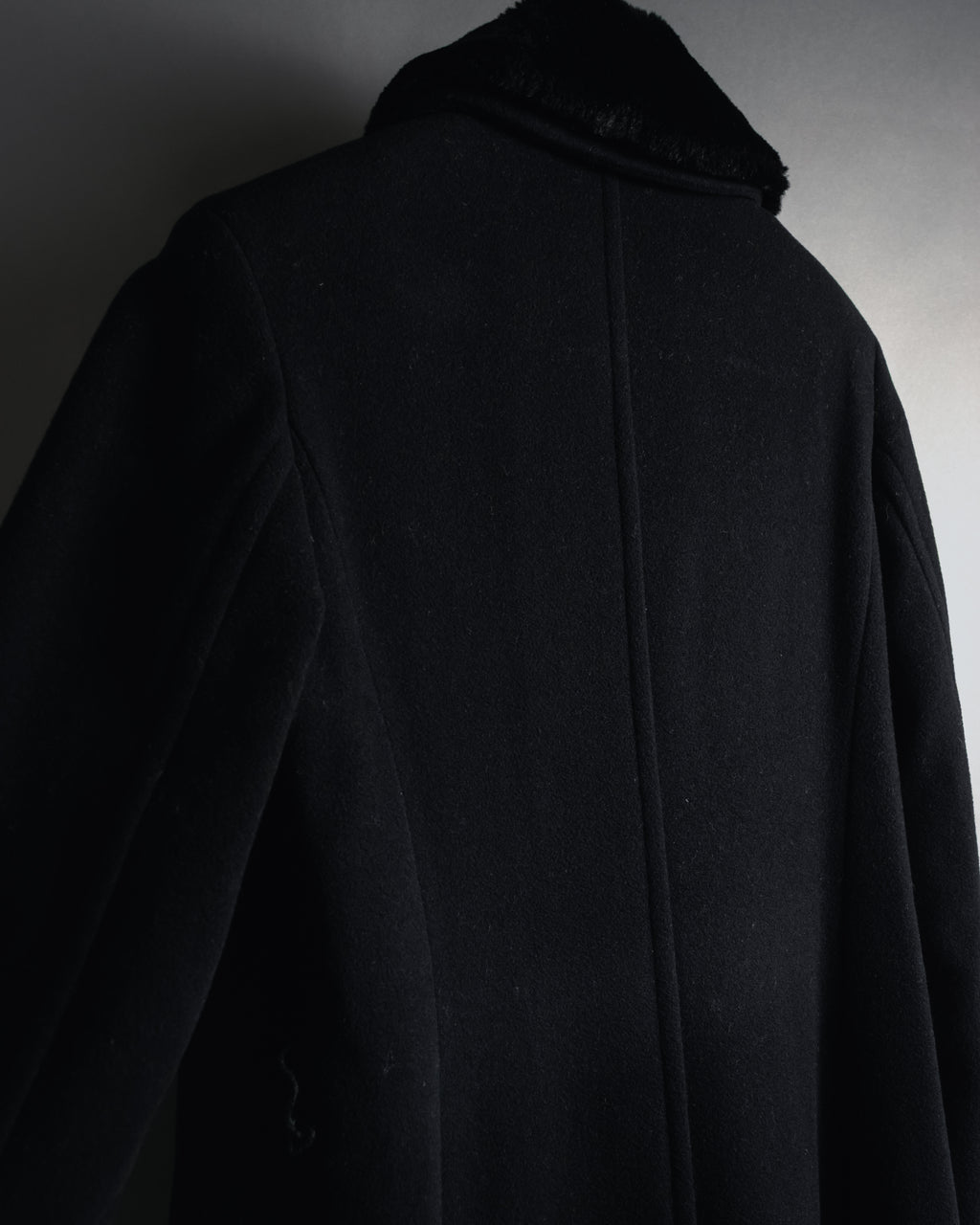 Abrigo con cuello de piel súper largo de los años 90-00 de MAX&Co.