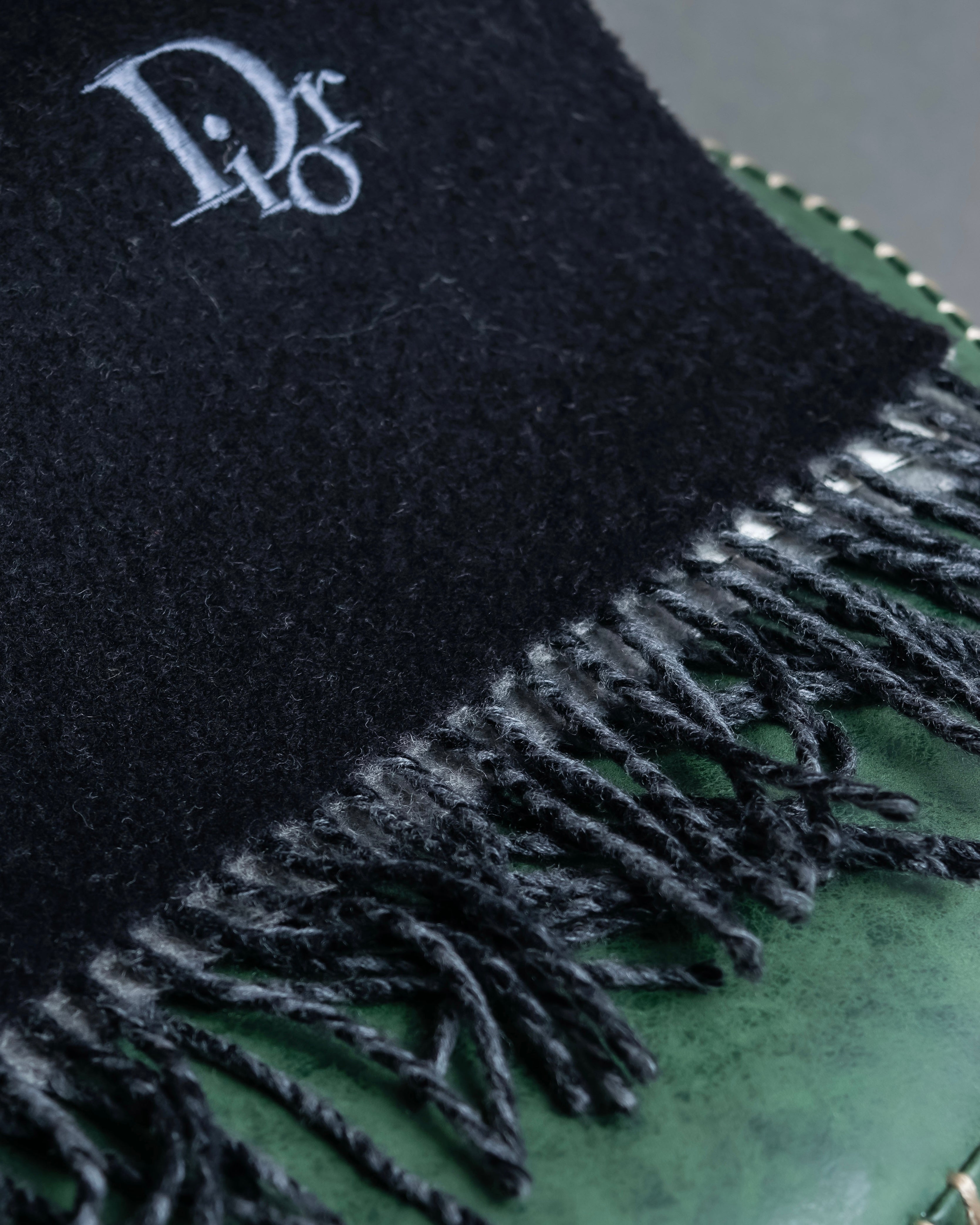 "Christian Dior" Reversible design logo engraved muffler