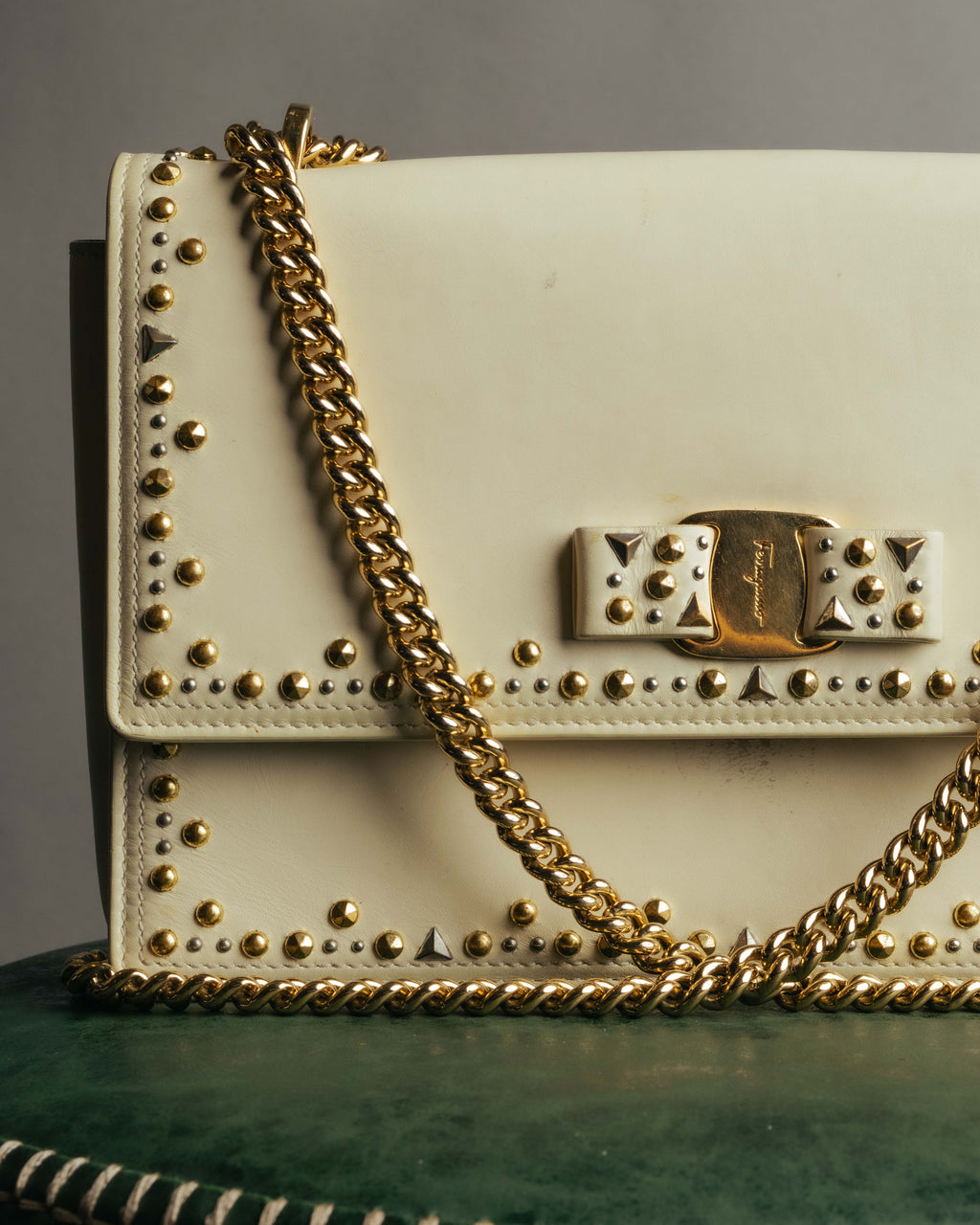 -SPECIAL- “Salvatore Ferragamo” 2015-2017 Vara studded chain shoulder bag