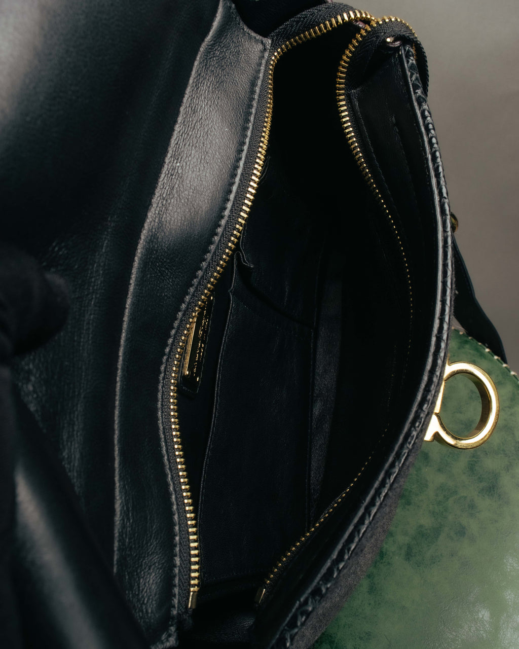 -SPECIAL- “Salvatore Ferragamo” 2019-21 Mixed material Sofia top handle bag