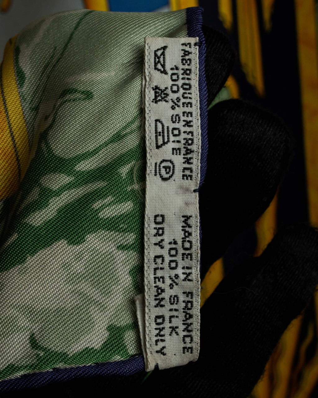 "HERMES" Carpe Diem design Carré 90 silk scarf