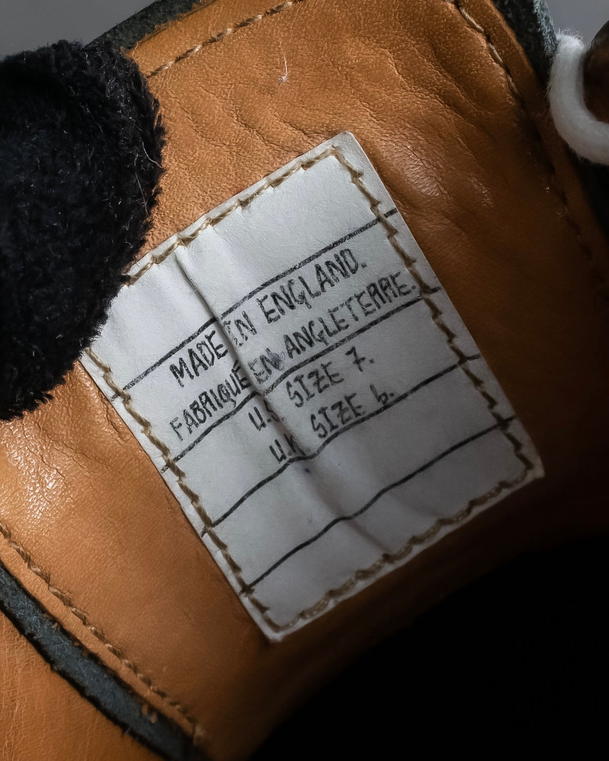 "THOM BROWNE" Wingtip design rubber sole leather shoes