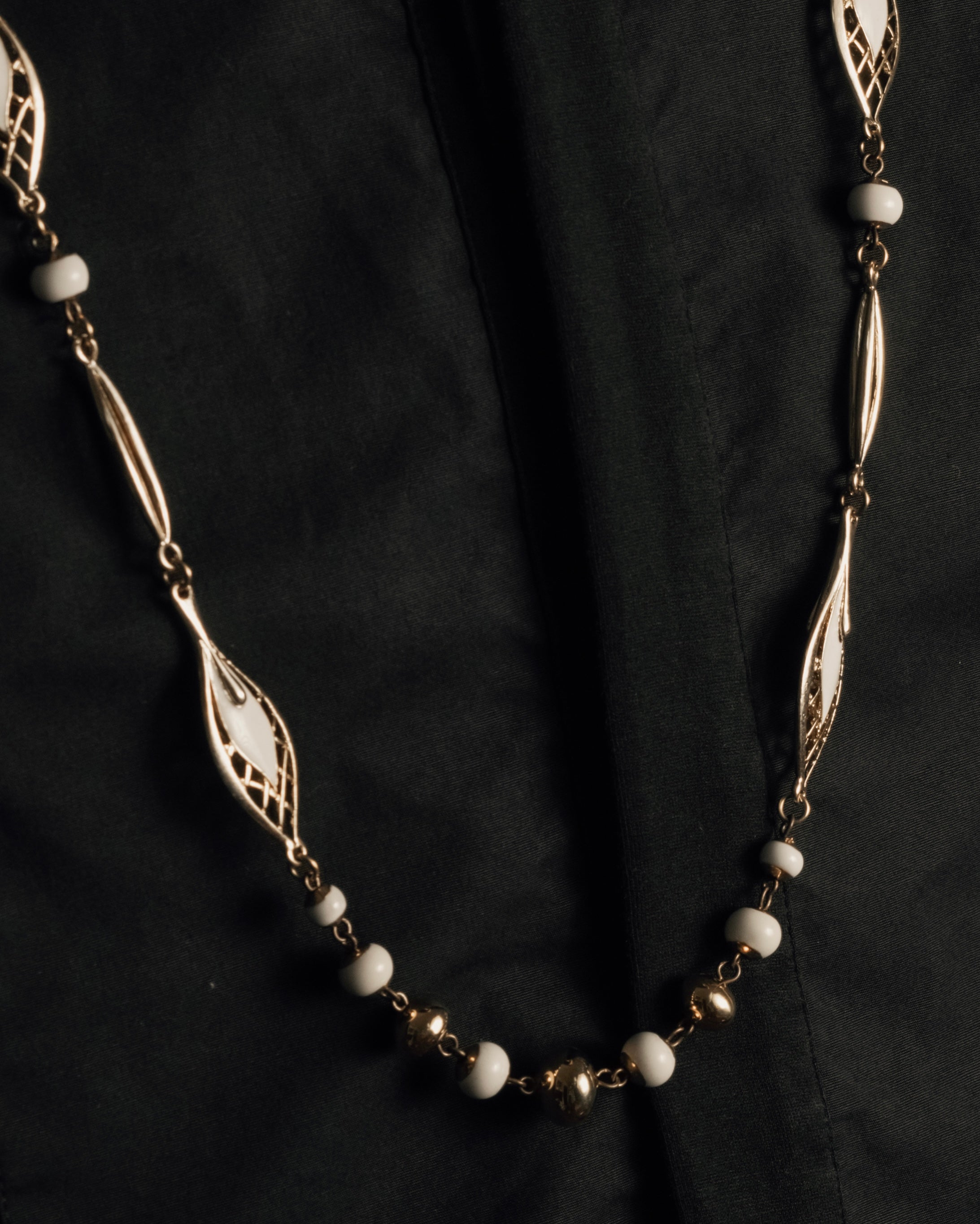 "BALENCIAGA" Leaf motif bijou santoire necklace