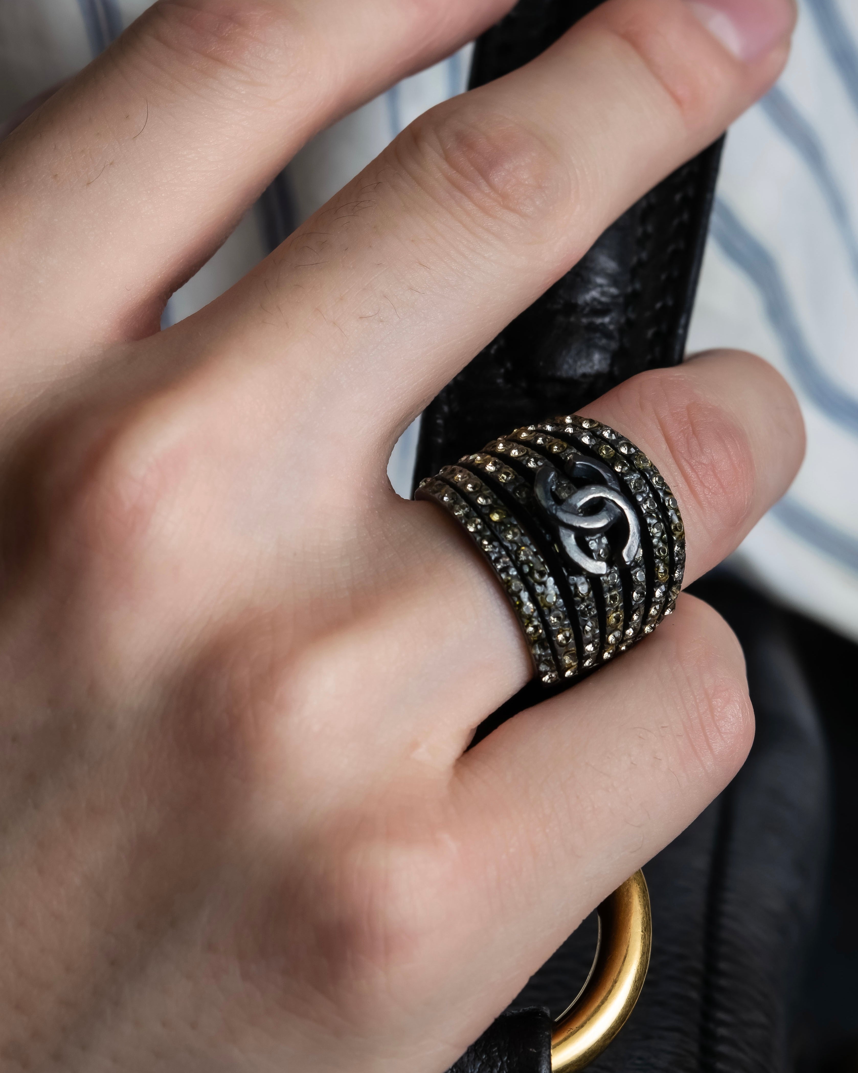 "CHANEL" 97AW Karl Lagerfeld double C logo rhinestone design ring