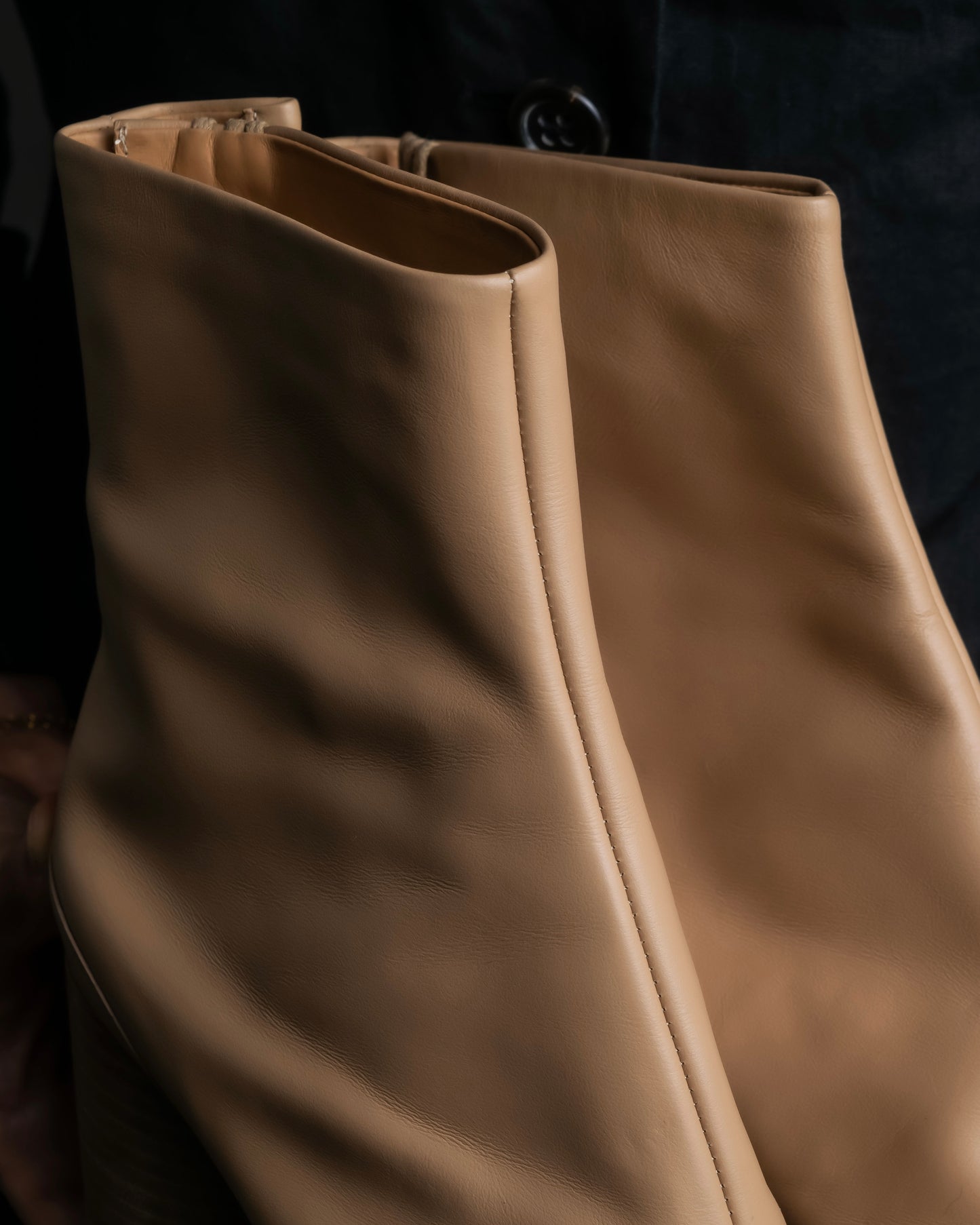 "MAISON MARGIELA" Calf leather beige color tabi boots