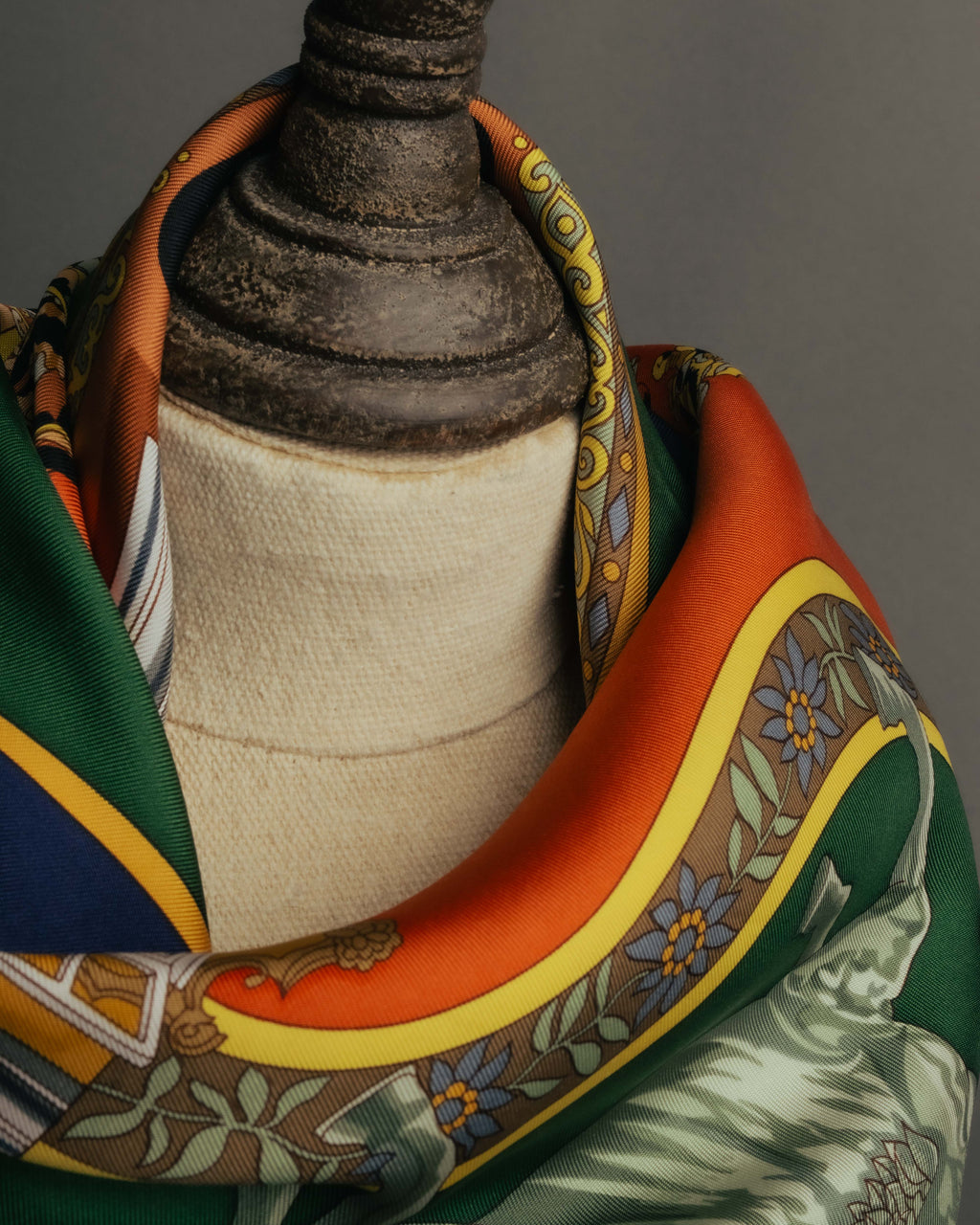 "Hermès" 90's-00's Classic printed silk scarf