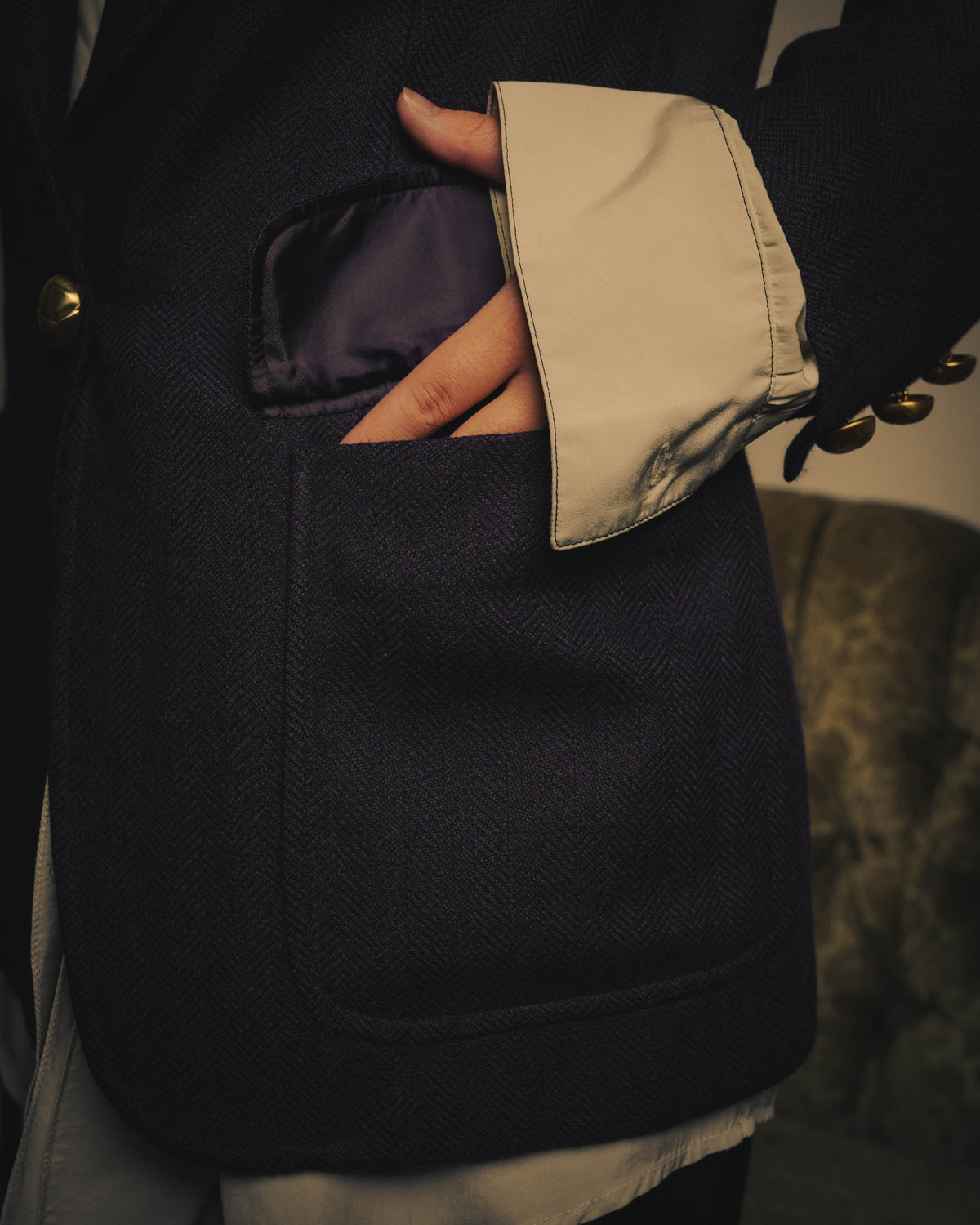 –SPECIAL– “GUCCI” 80’s-90’s Sculptural tailored blazer with gold buttons