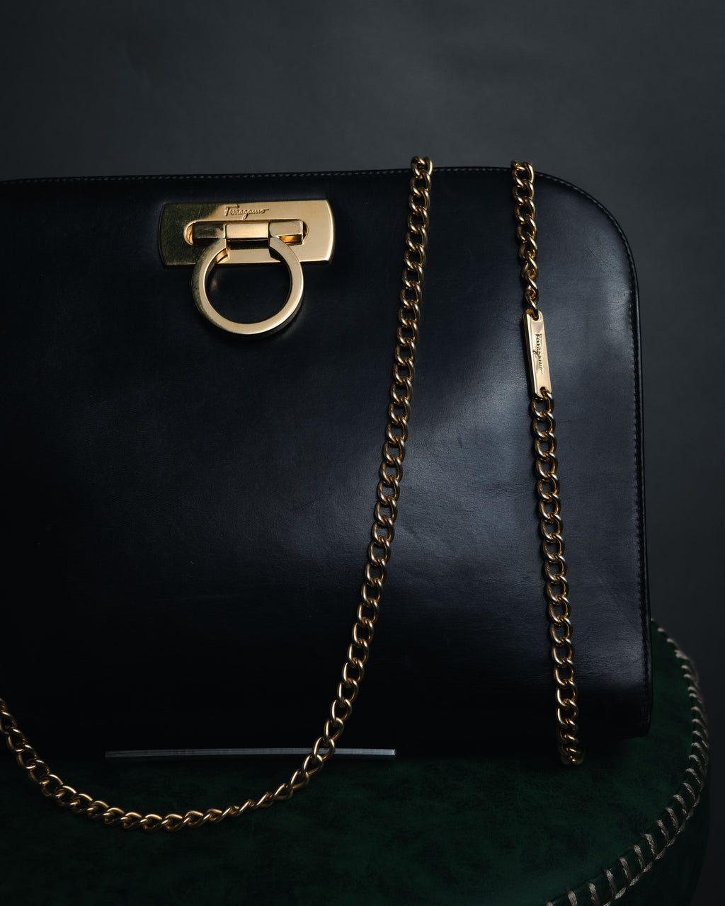 "Salvatore Ferragamo" 90’s Iconic gancini chain shoulder bag