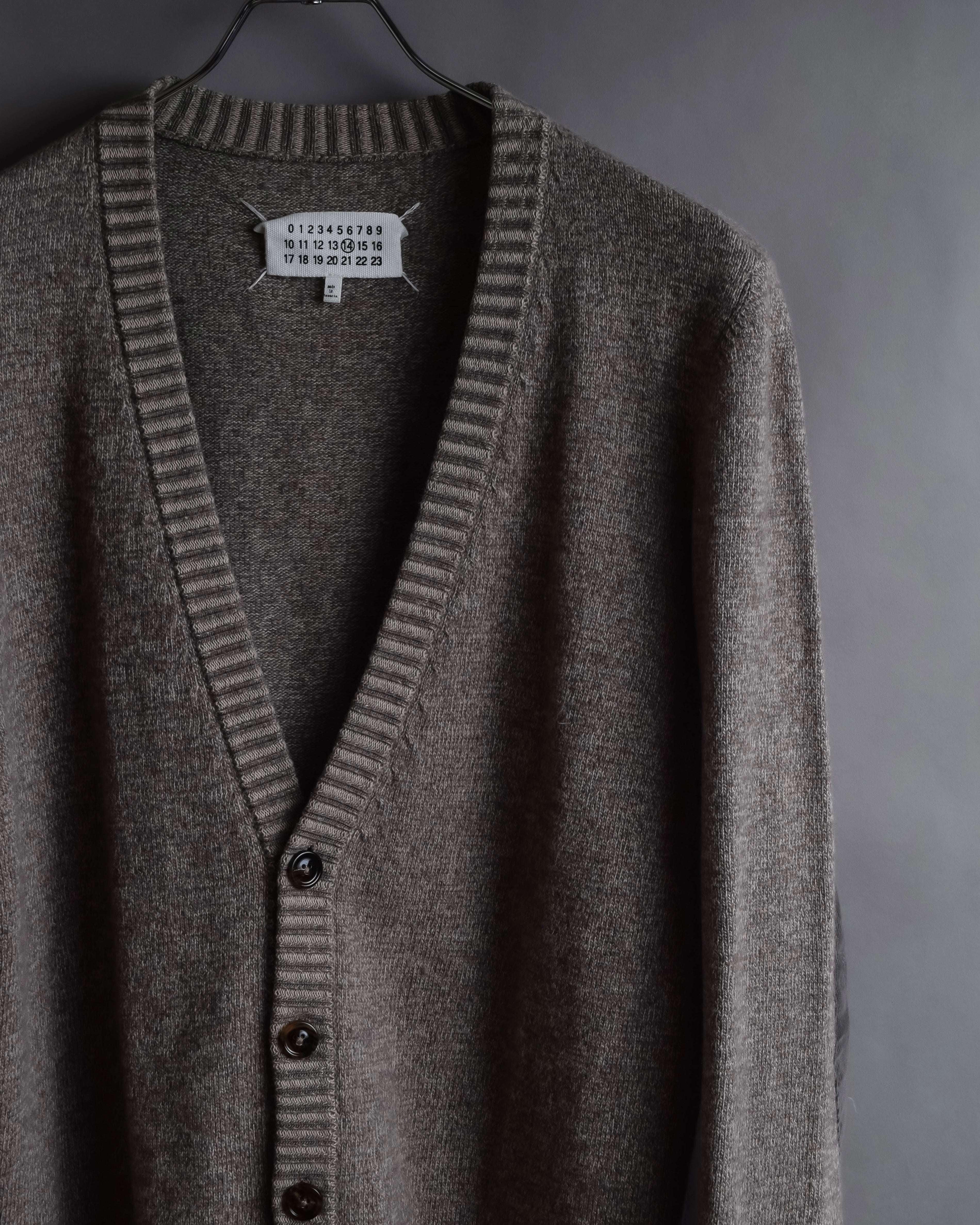 "MAISON MARGIELA" 13AW Patch accented low gauge wool cardigan