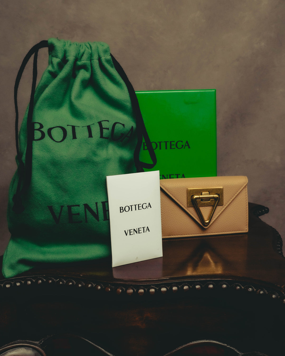“Bottega Veneta” 2020's Triangle clasp leather coin card case