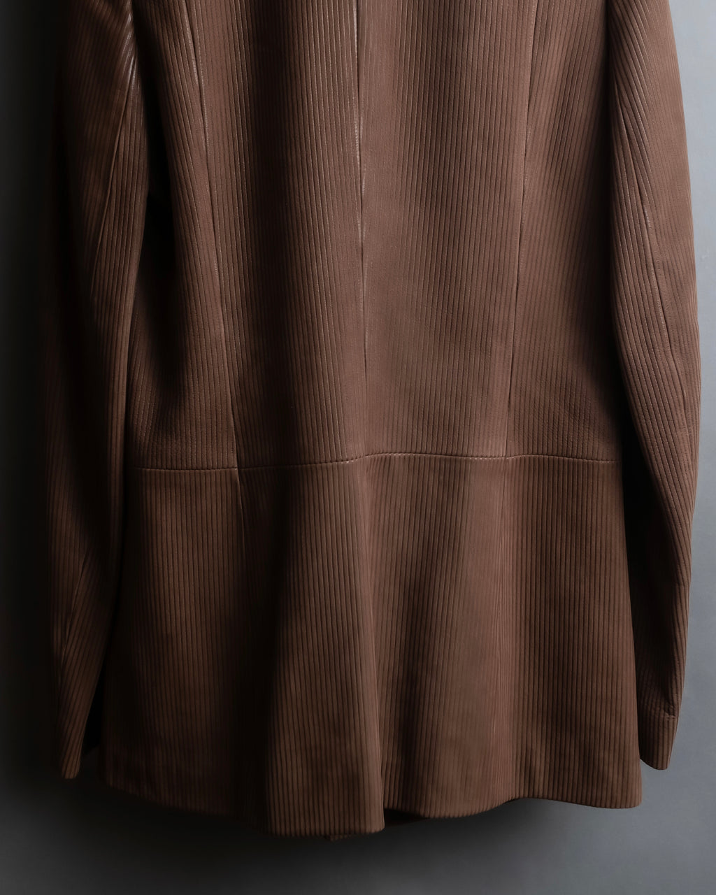 "LOEWE" Three-dimensional ribbed lamb leather set up