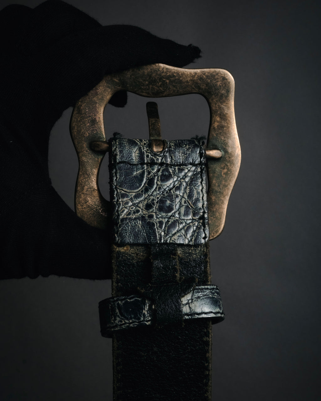 "DOLCE & GABBANA" 2003-08 Distressed croc-embossed hammered buckle belt