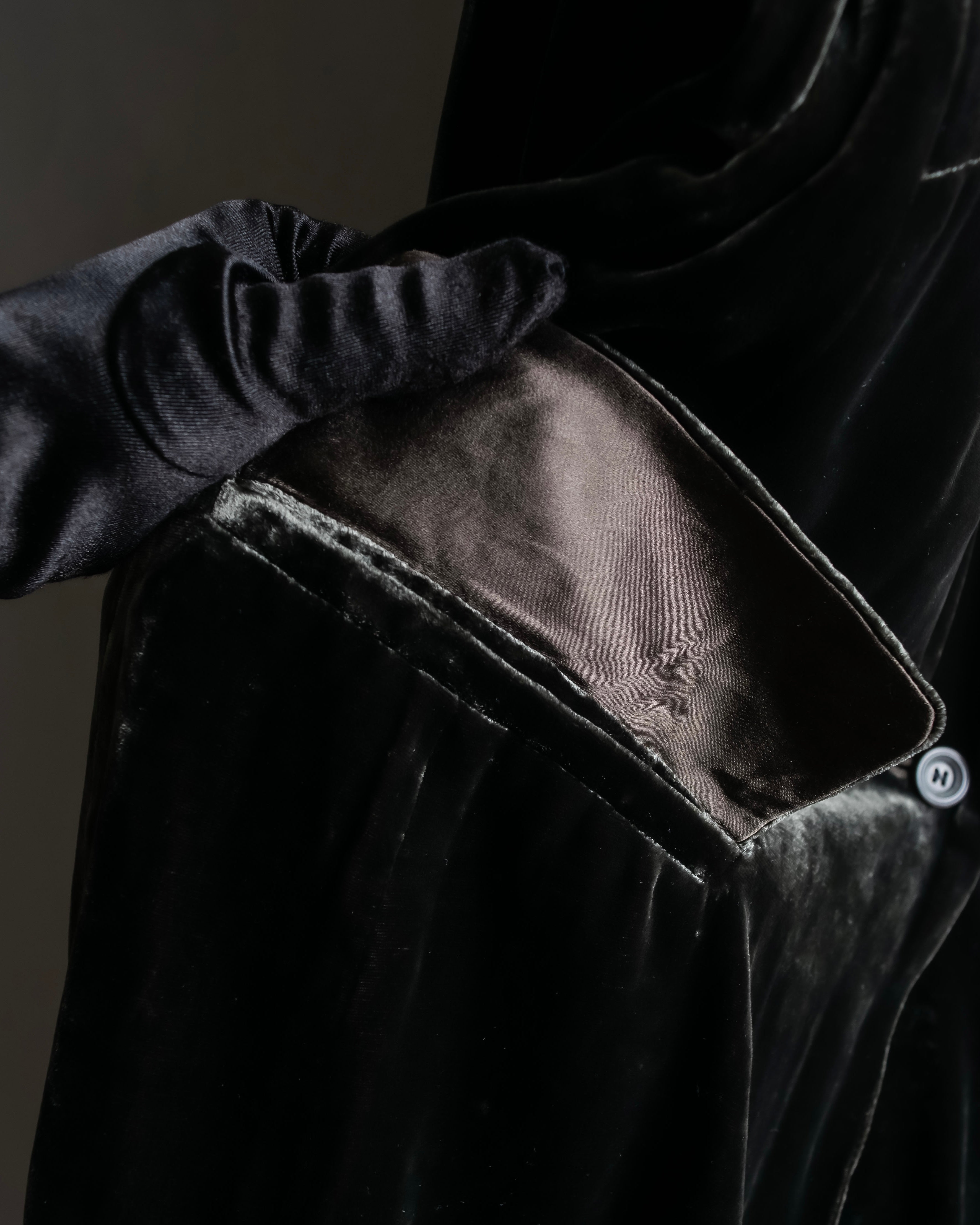 "FERAUD" Vintage velour glossy black tailored jacket