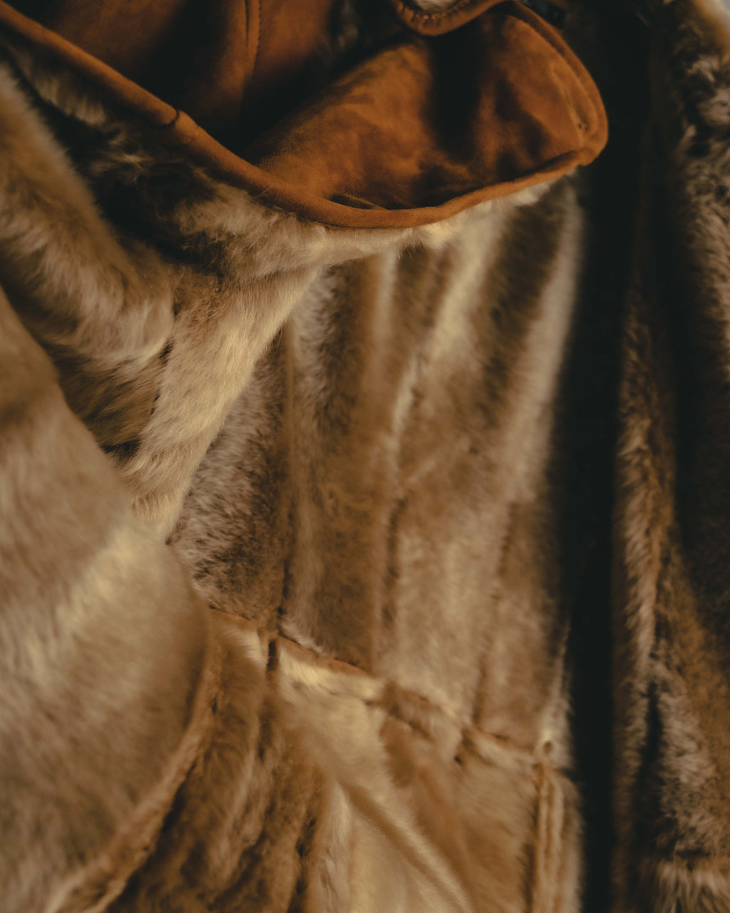 “DKNY” 90’s-00’s Italian shearling paneled long coat