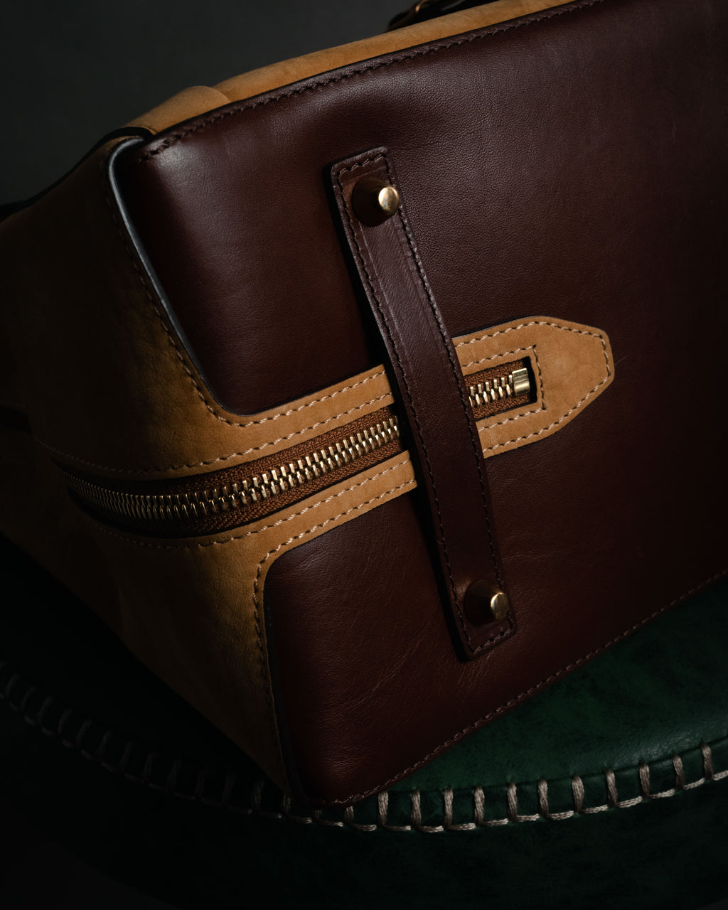 “Chloé” 12-14 Alice bicolor trapeze tote bag