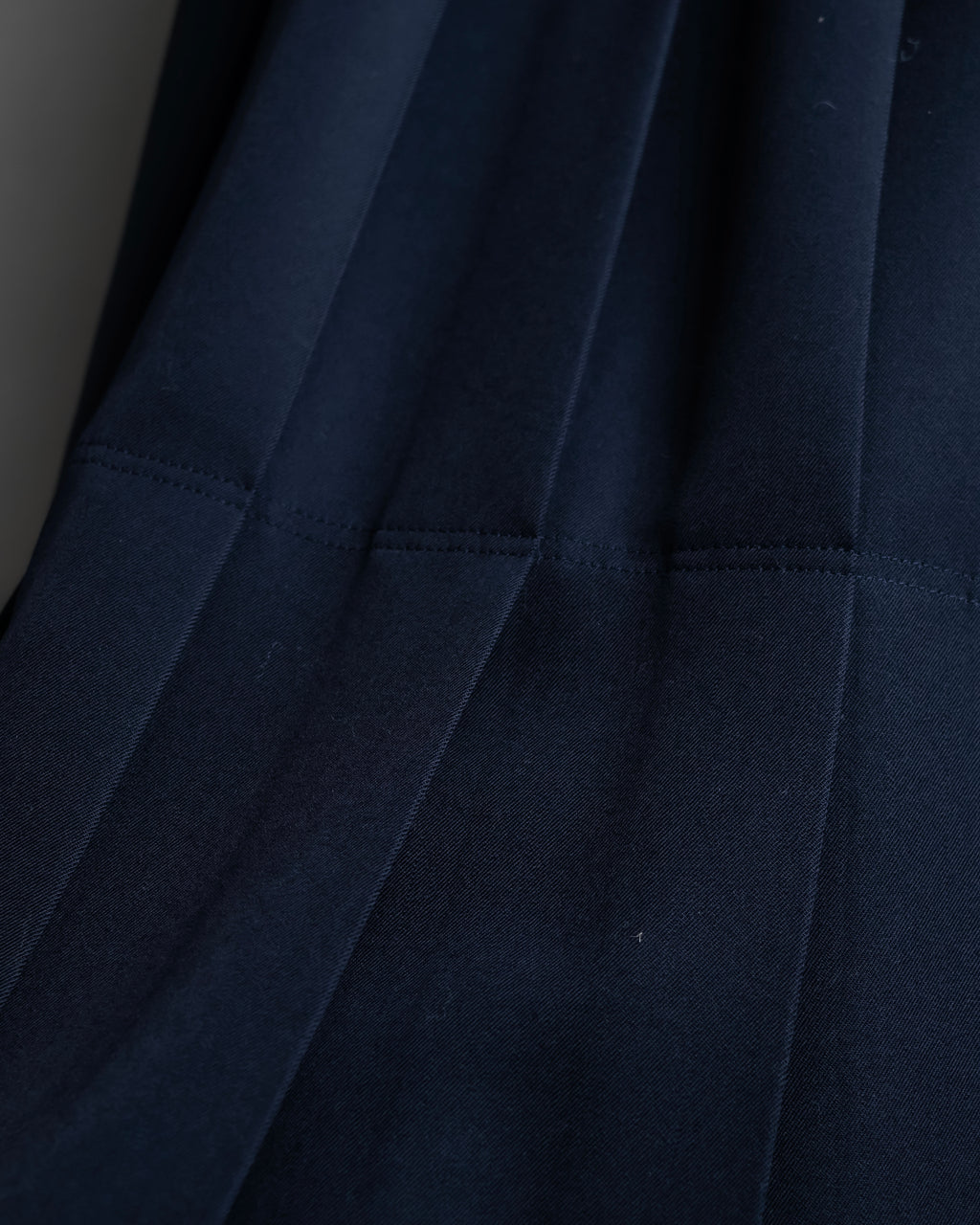 "COMME des GARCONS" Box pleated belted corset skirt