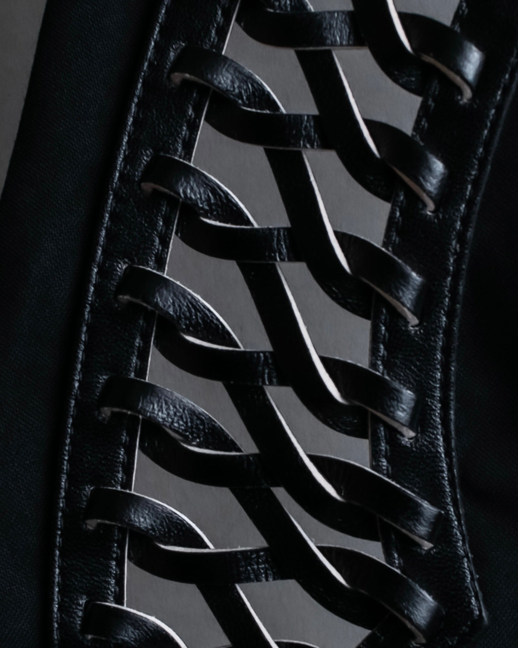 "LOUIS VUITTON" Leather tape cross knit detail vest