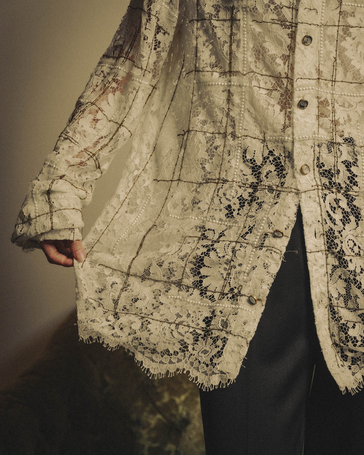 -SPECIAL- "CHANEL" 10's-20's Embellished floral lace and pearl check oversized shirt