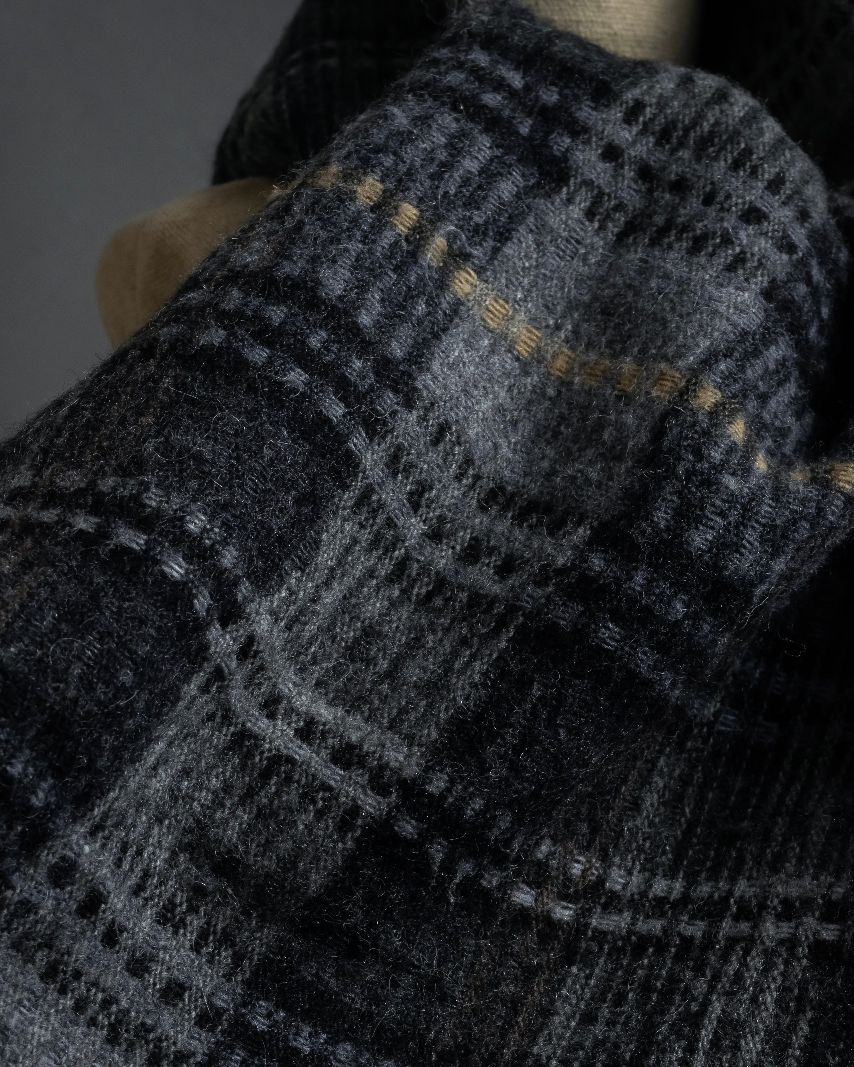 "Vivienne Westwood" Multi-layered check pattern fringe design muffler