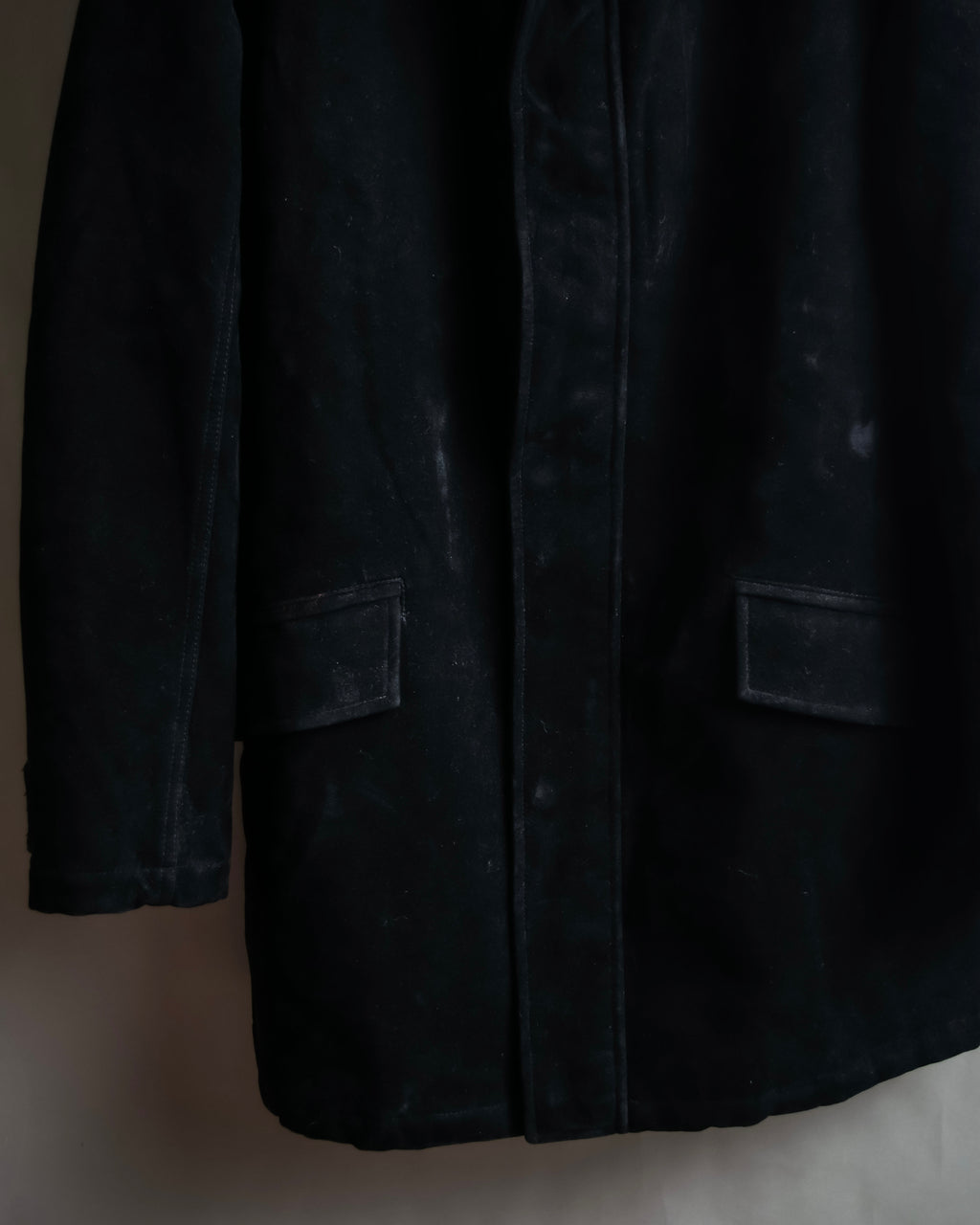 "VERSACE sport"
Stand collar double zipper suede blouson