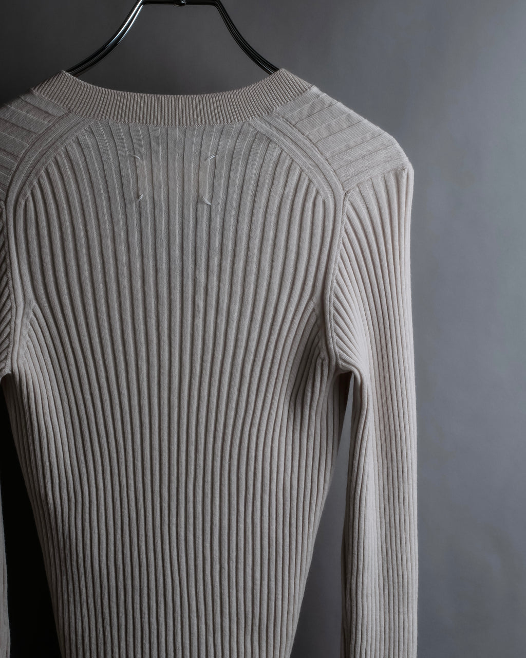 "MAISON MARGIELA" 18AW Ribbed shaped V-neck knit