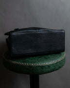 "BURBERRYS" Gold buckle design grained leather hand bag