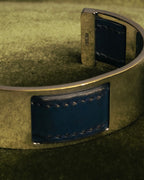 “HERMÈS” 90’s-00’s Leather inset gold metal cuff bangle