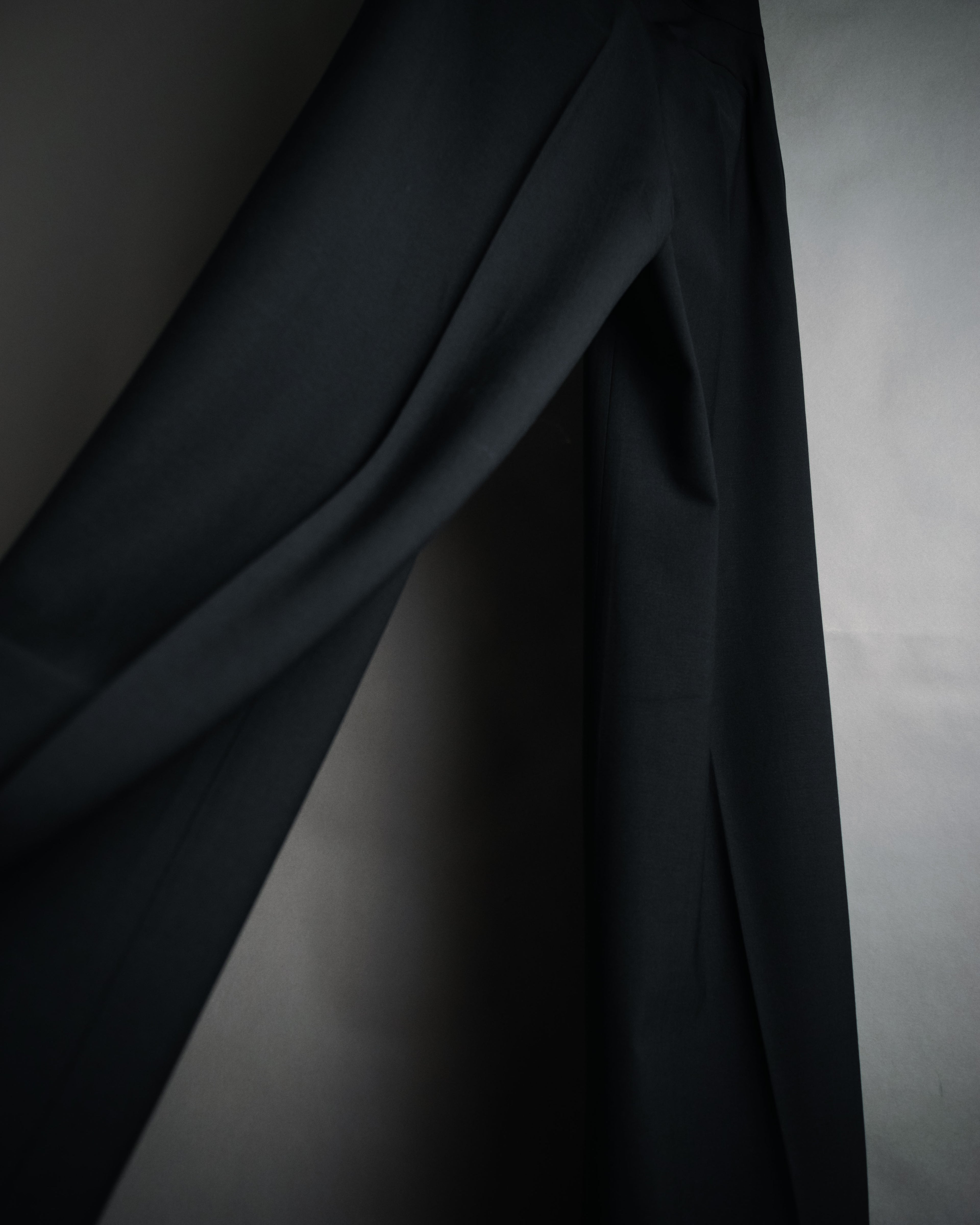 “FENDI” 90’s-00’s Sculpted V-back wide-leg trousers