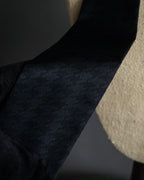 -MOOD Christmas Collection-
"Dior" Classic houndstooth pattern Mitza scarf