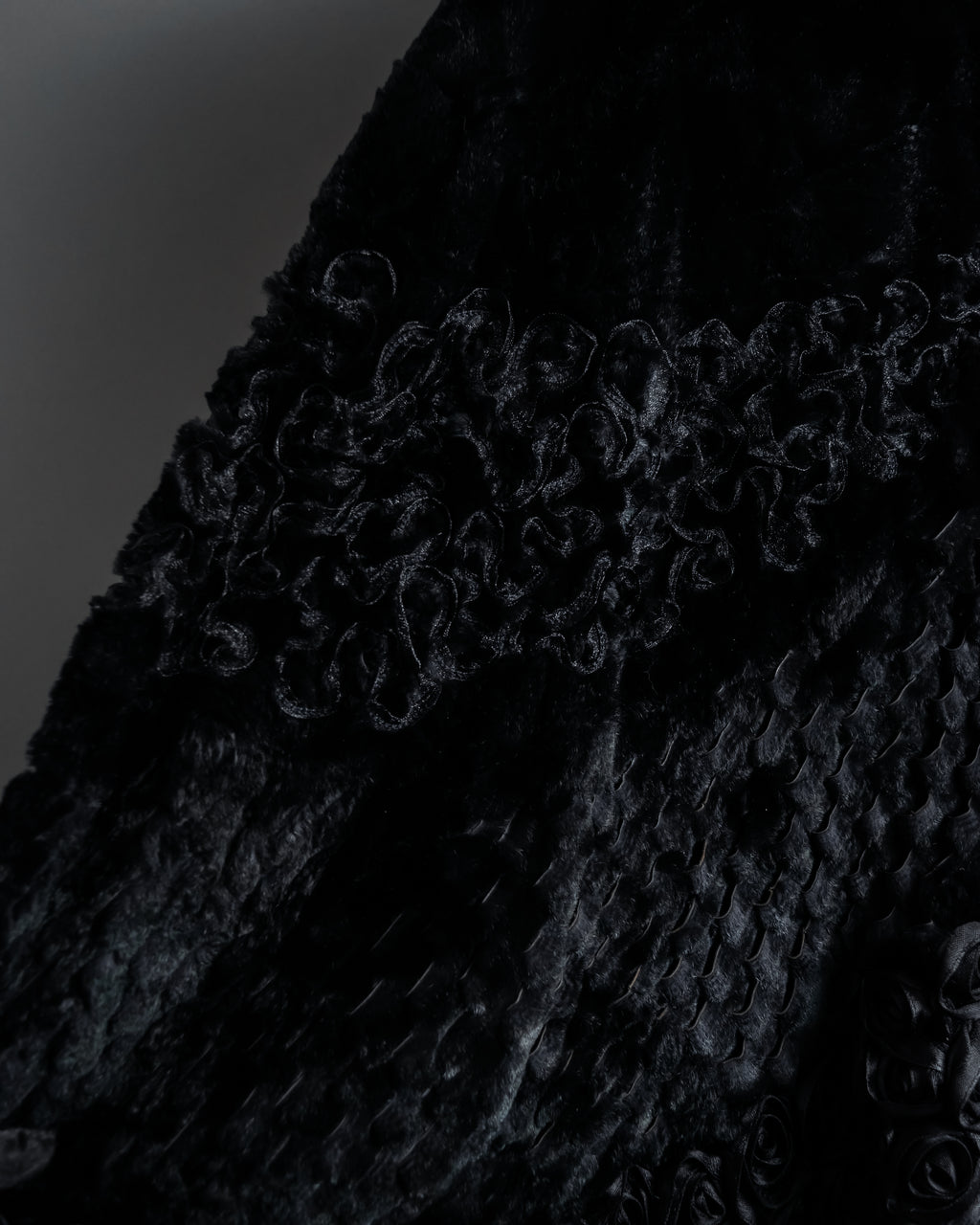 -SPECIAL- "FENDI" 90s Karl Lagerfeld-era lattice fur cape