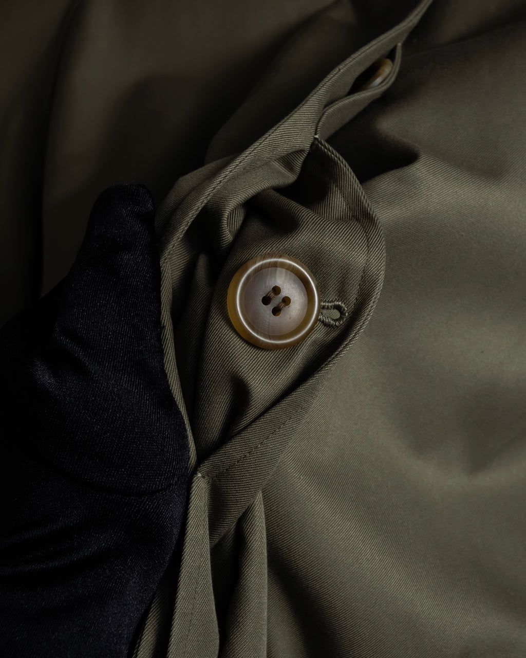 "BURBERRYS" Cape-attached design stand collar coat