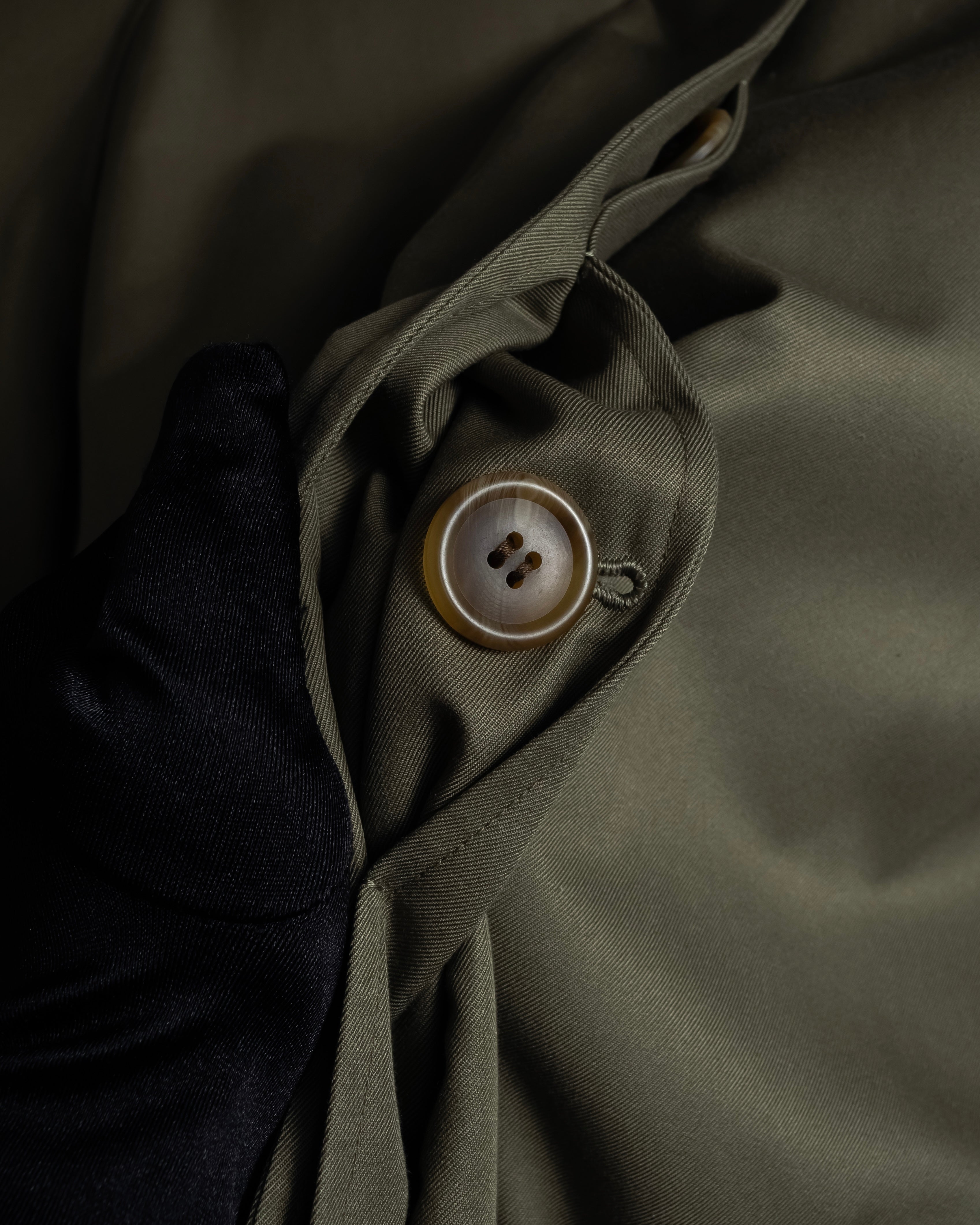 "BURBERRYS" Cape-attached design stand collar coat