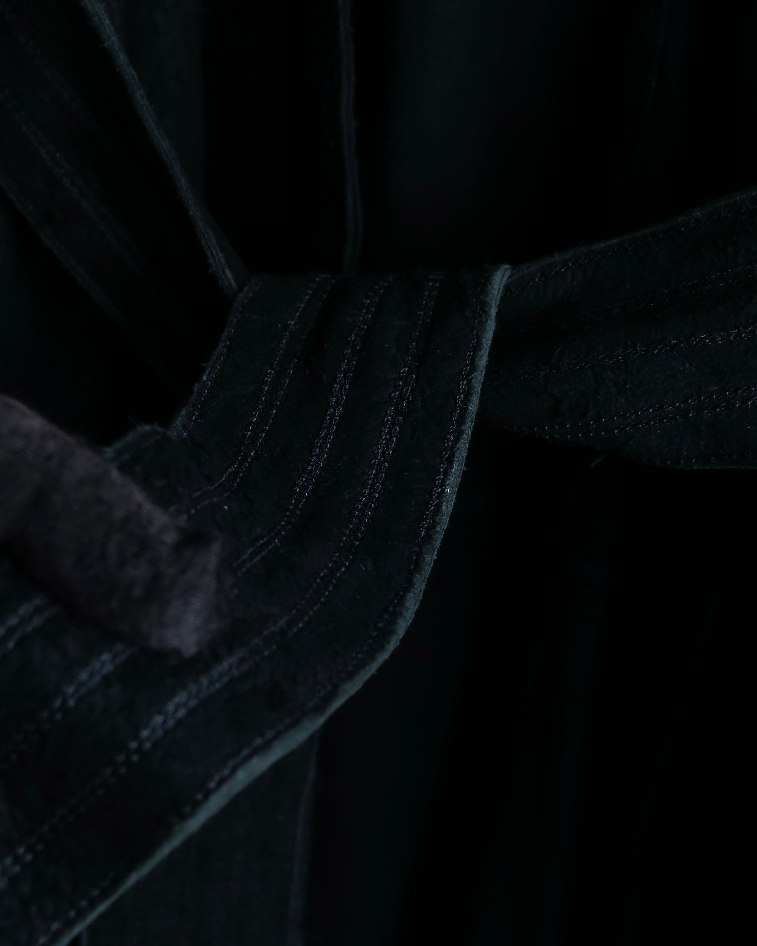 "ISAAC SELLAM" Cut-off design belted leather jacket