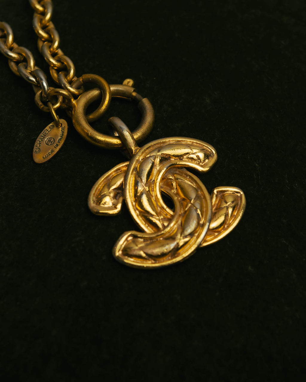 -SPECIAL- “CHANEL” 80’s-90’s Quilted cc pendant chain necklace