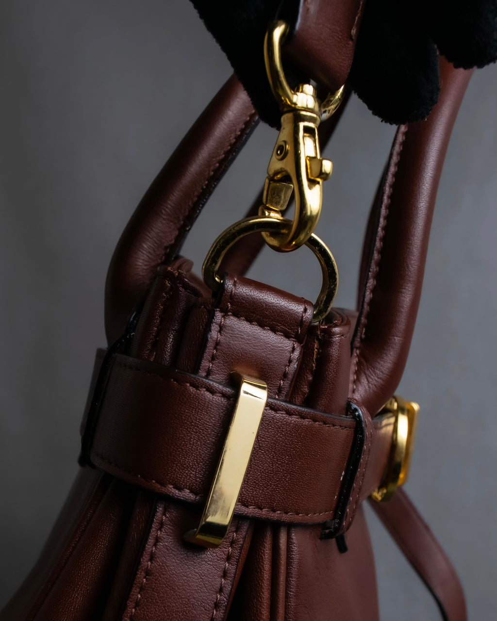 "Valentino Garavani" Reddish brown trapezoid silhouette 2way leather bag