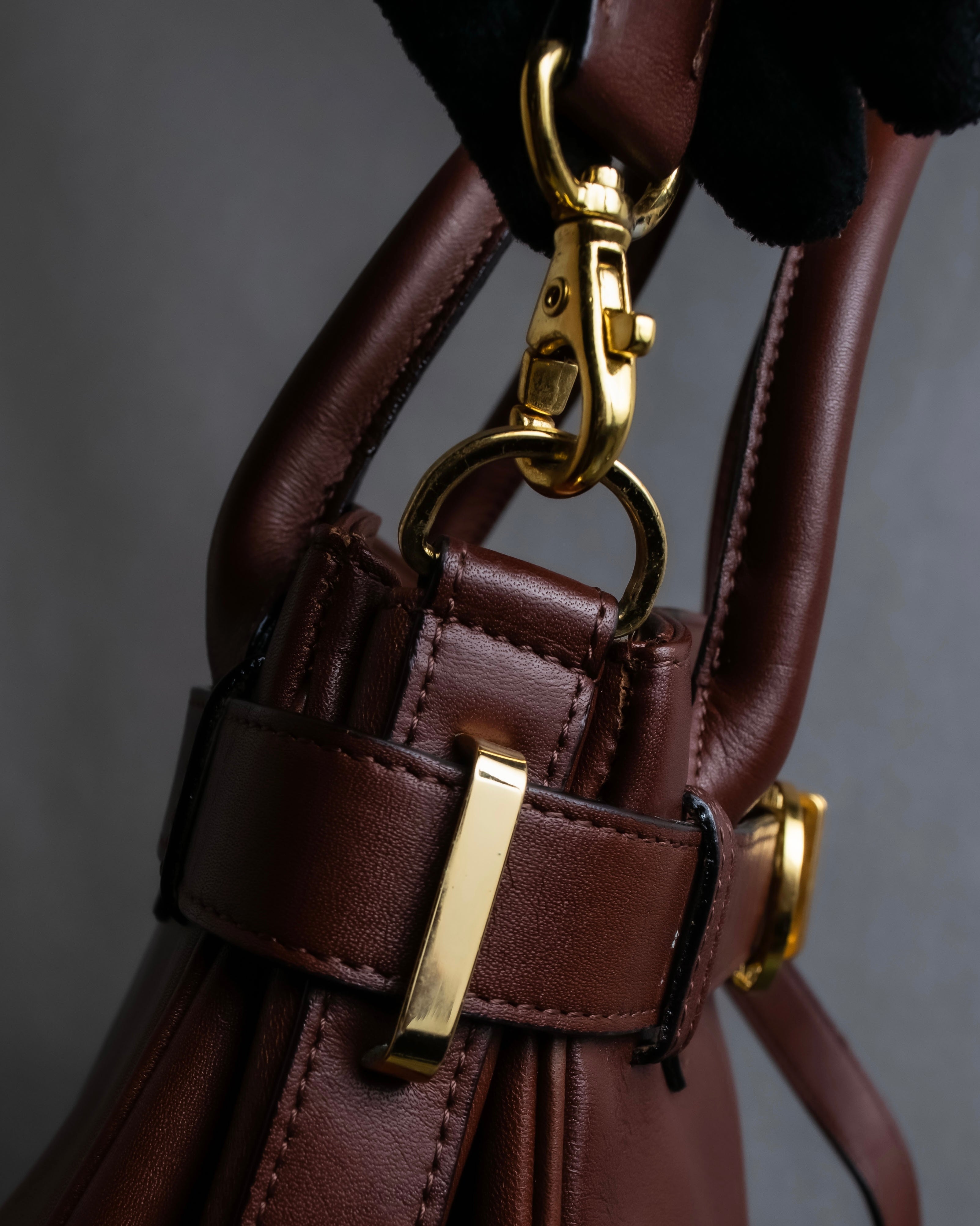 "Valentino Garavani" Reddish brown trapezoid silhouette 2way leather bag