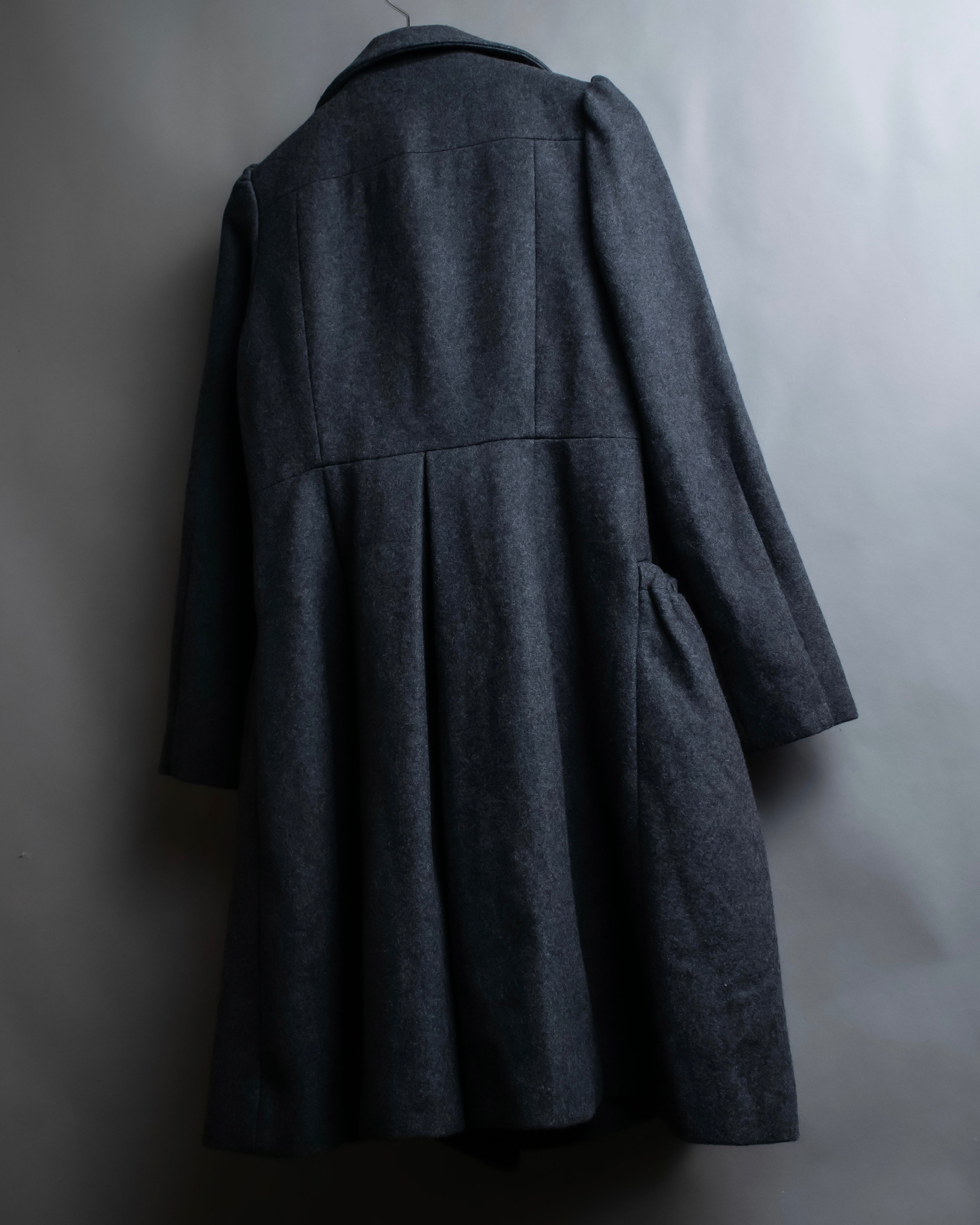 "Chloe" Gathered waist round collar coat