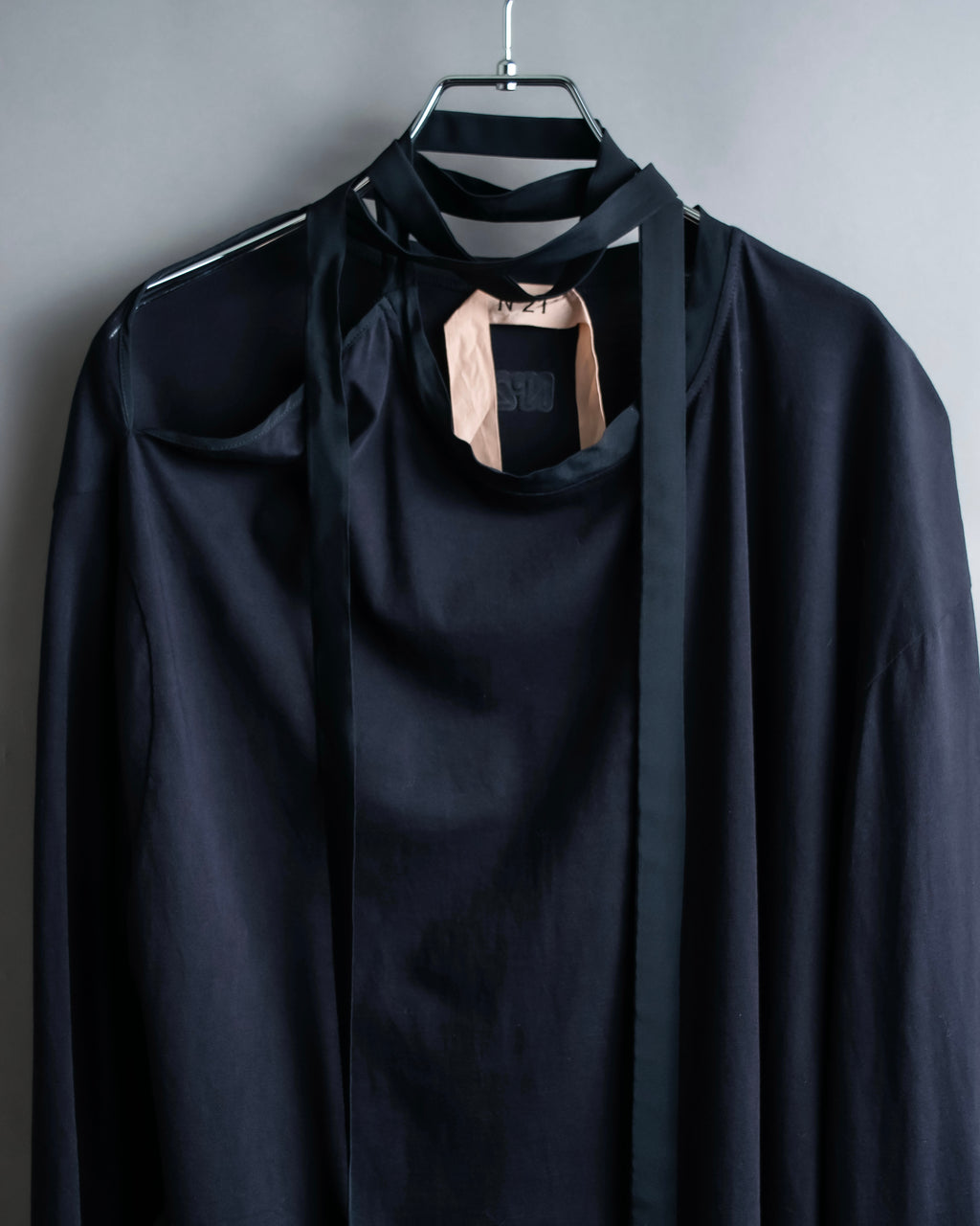 N21 NUMERO VENTUNO Oversized string design tops