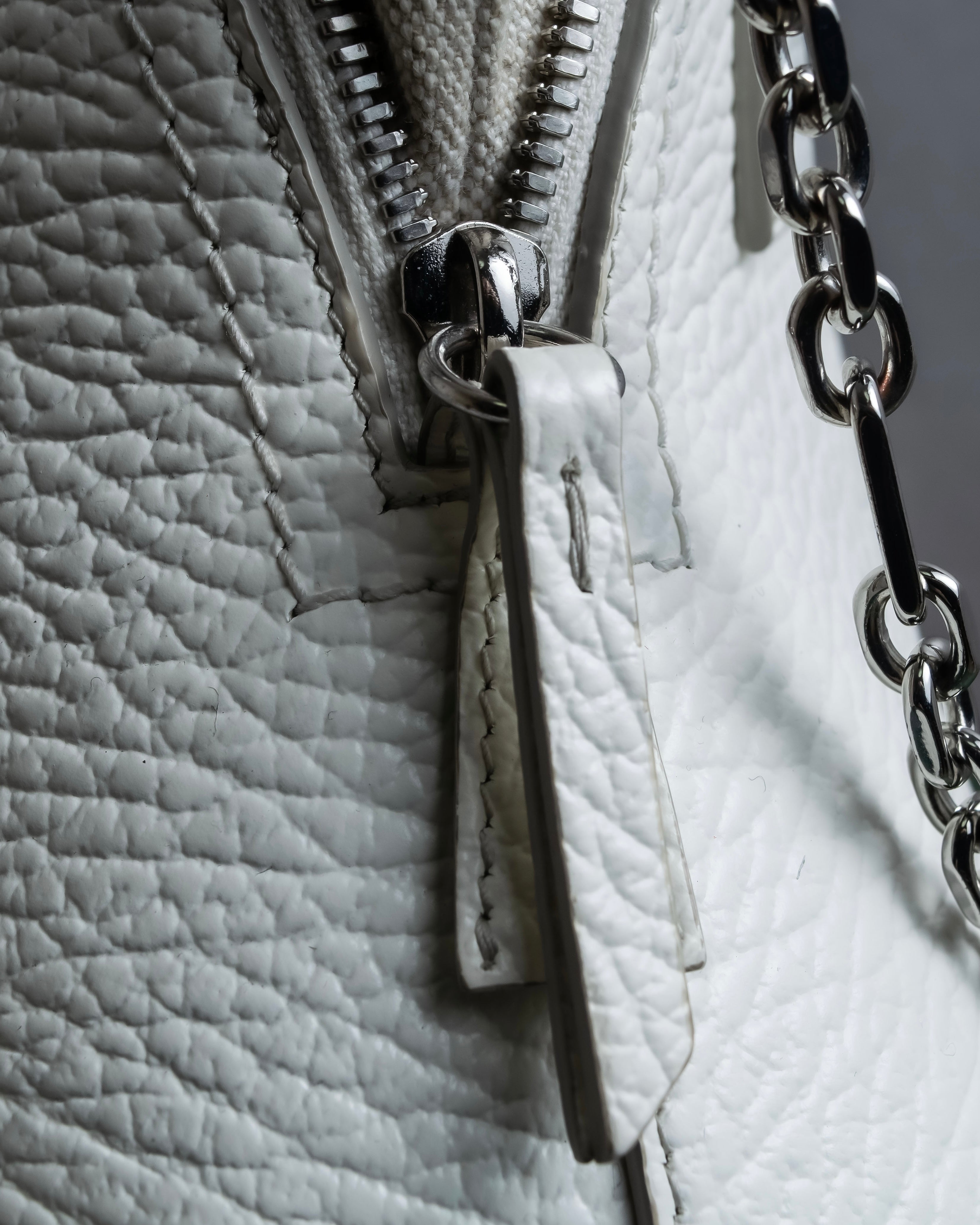 "MAISON MARGIELA" 5AC small white color 2way leather bag