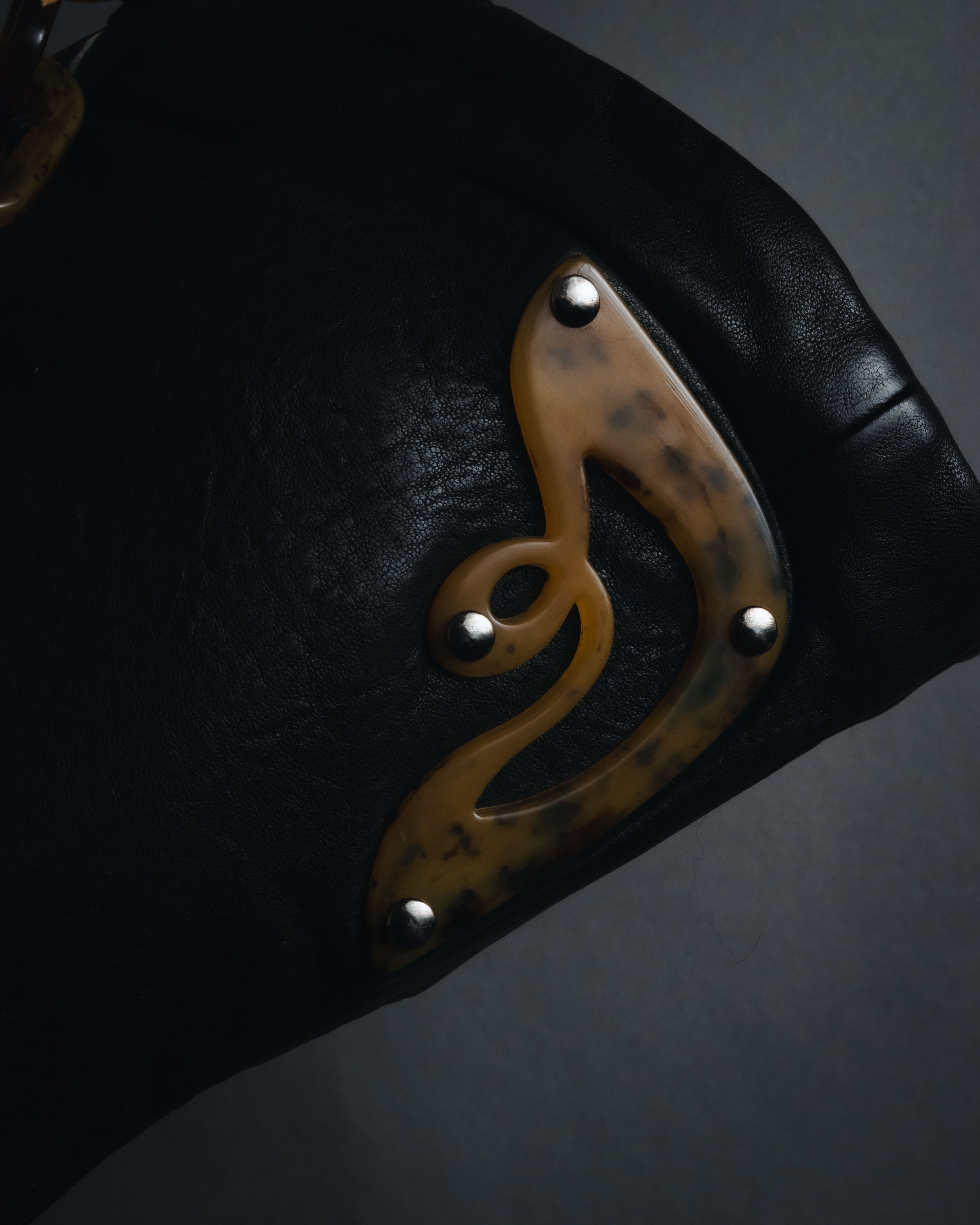 –SPECIAL– "MIU MIU"
Early 2000s bakelite effect chain frame bag