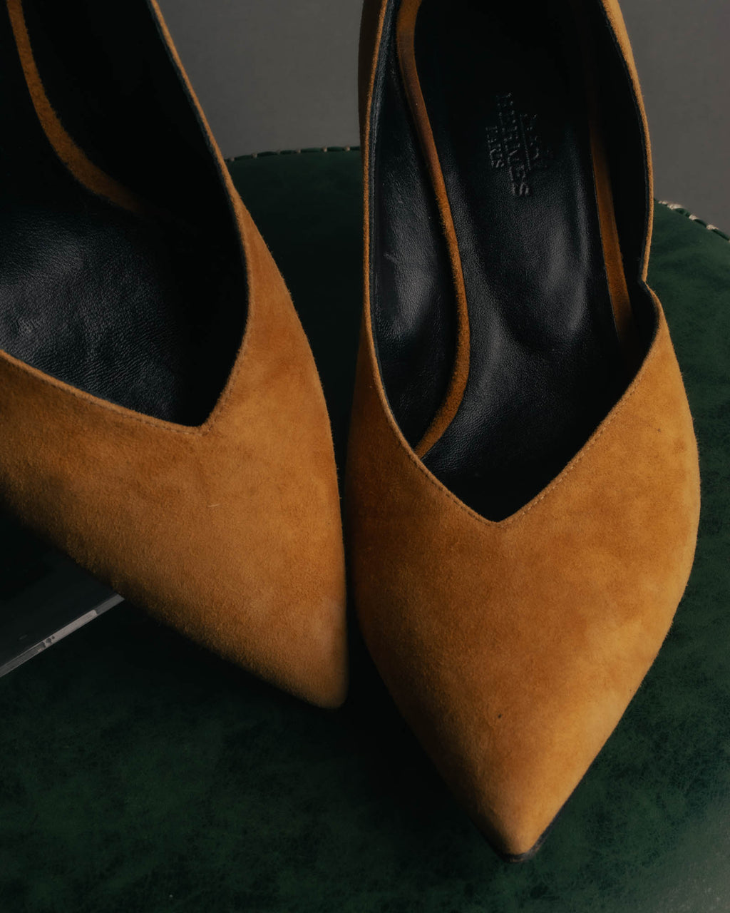 "Hermès" 90's-00's Sculptural suede pointed-toe pumps