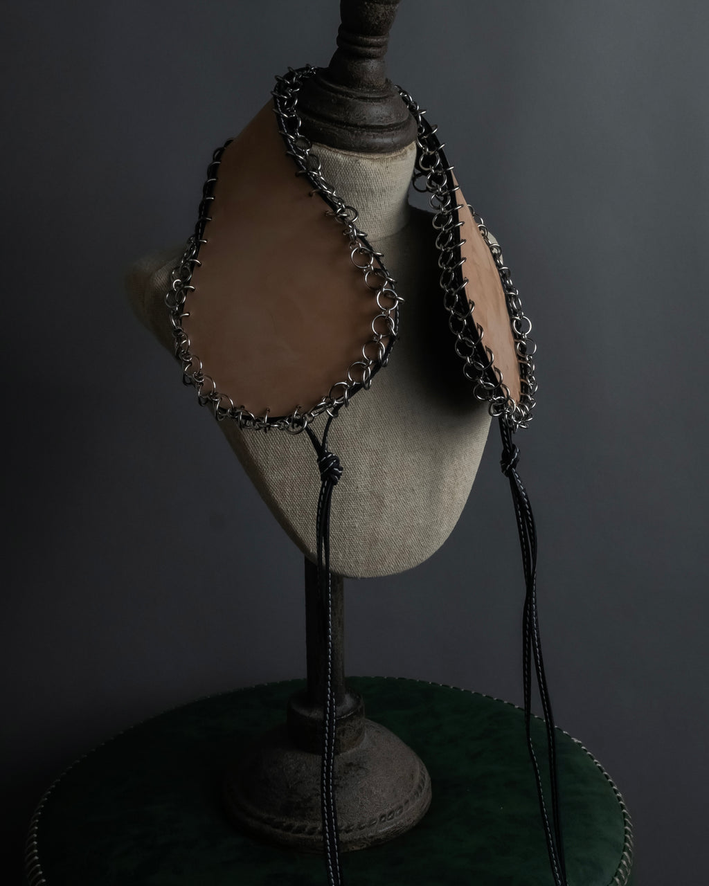 "LOEWE" Ring design leather corset necklace