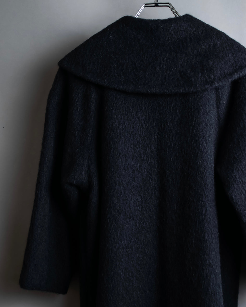 "YVES SAINT LAURENT" Large shawl collar black long coat