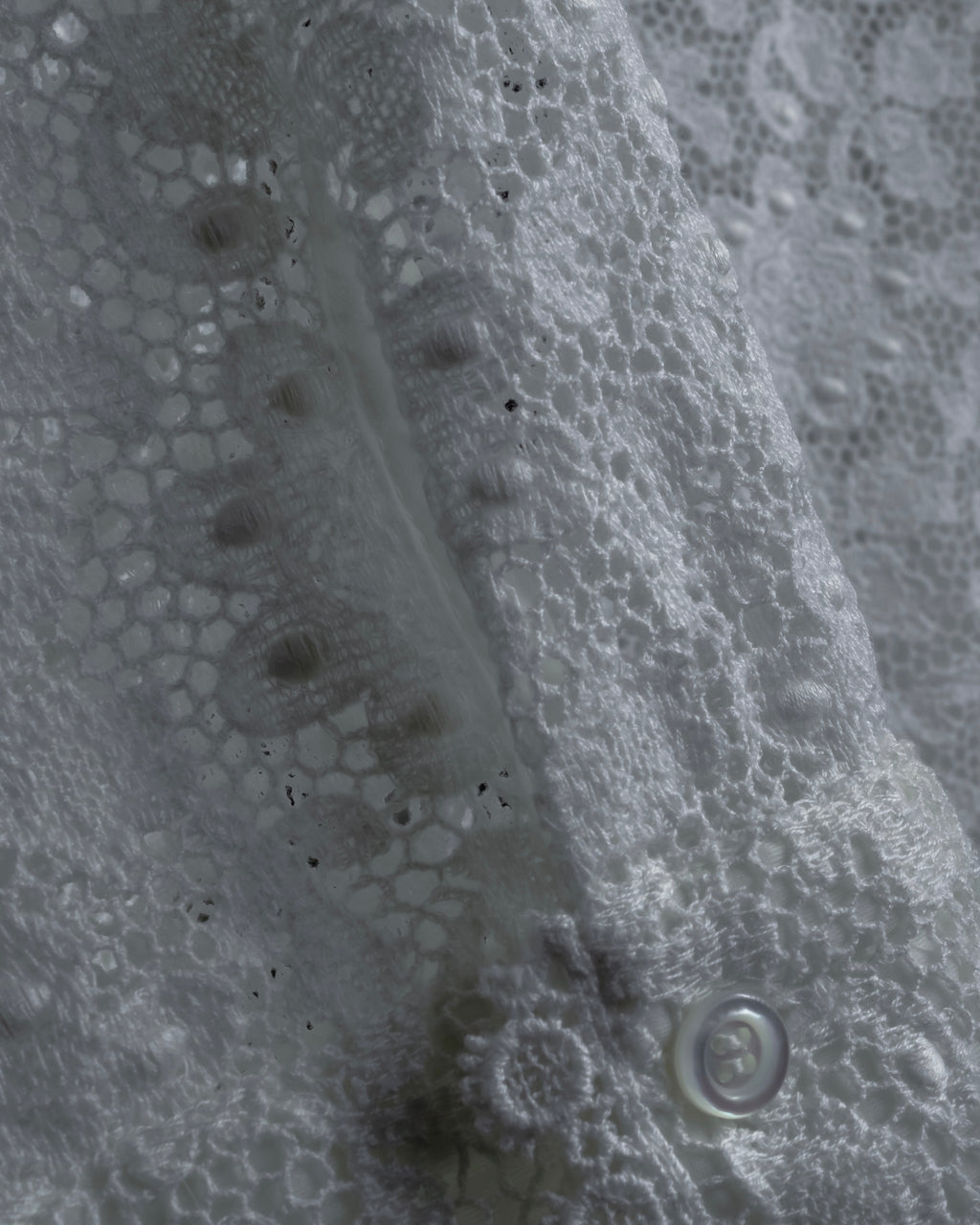 "GUCCI" Michele period floral lace design bow tie shirt