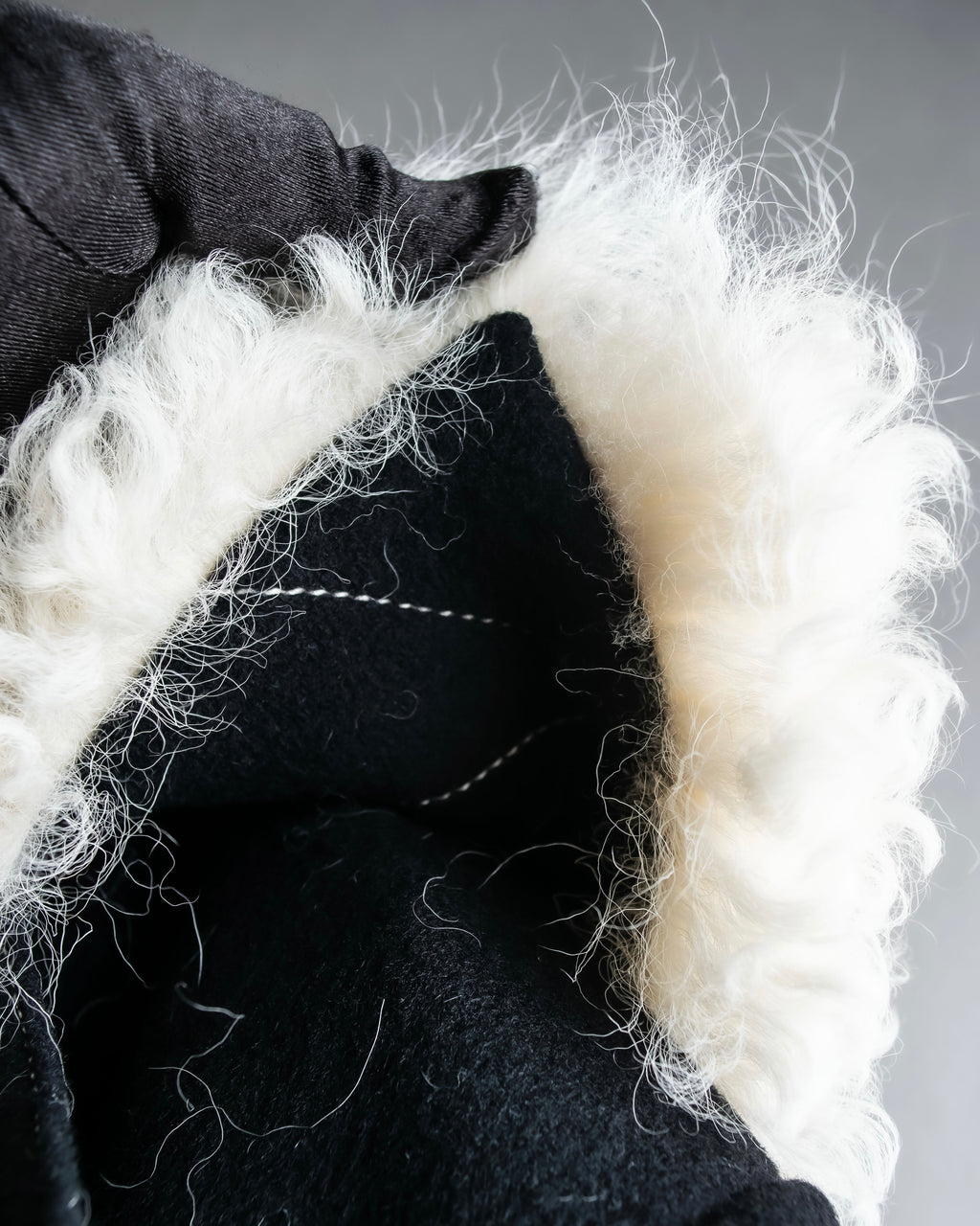 "HELMUT LANG" Fur collar belted long coat