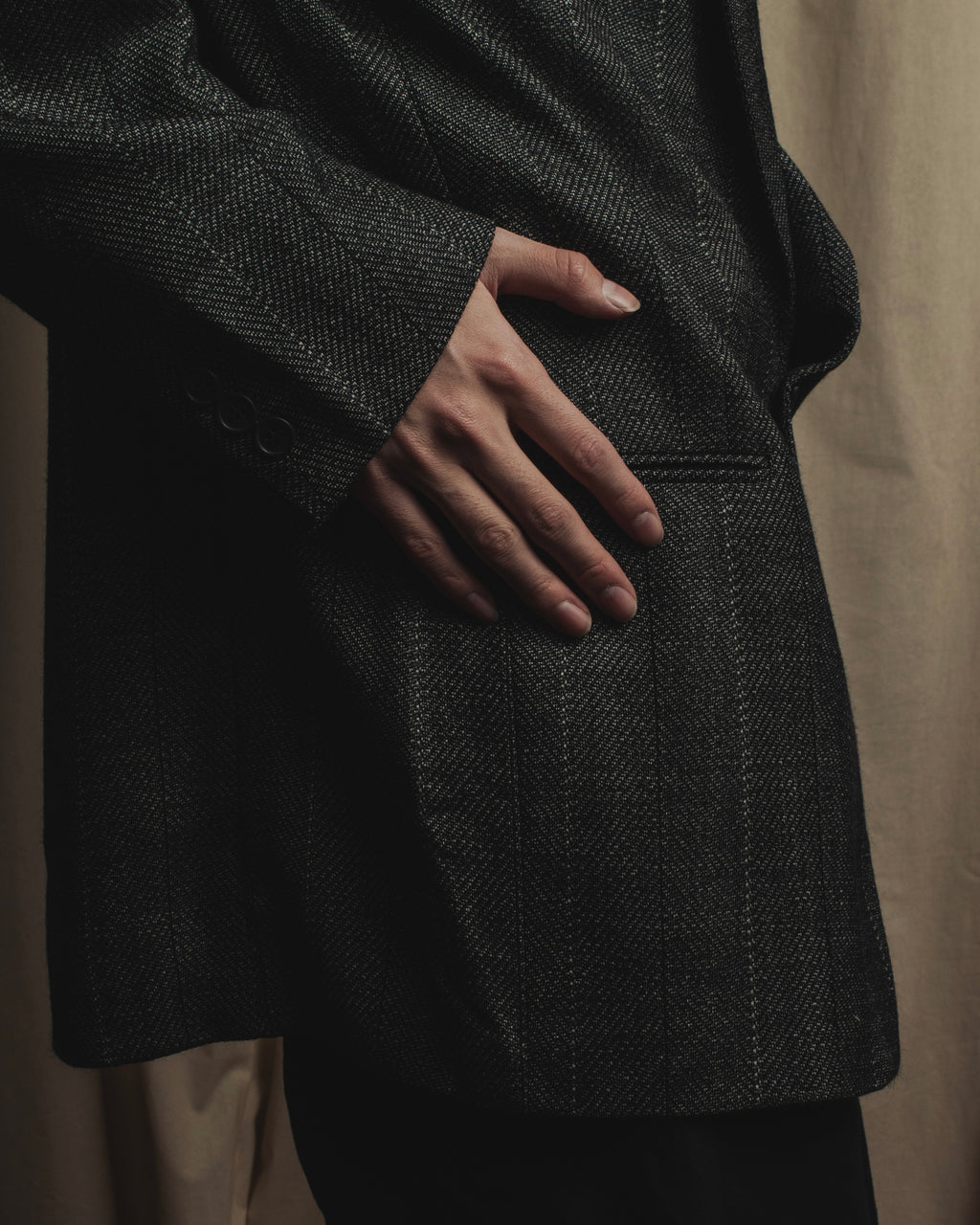 Chaqueta entallada de tweed de espina de pescado estructurado de los años 70-80 de Yves Saint Laurent