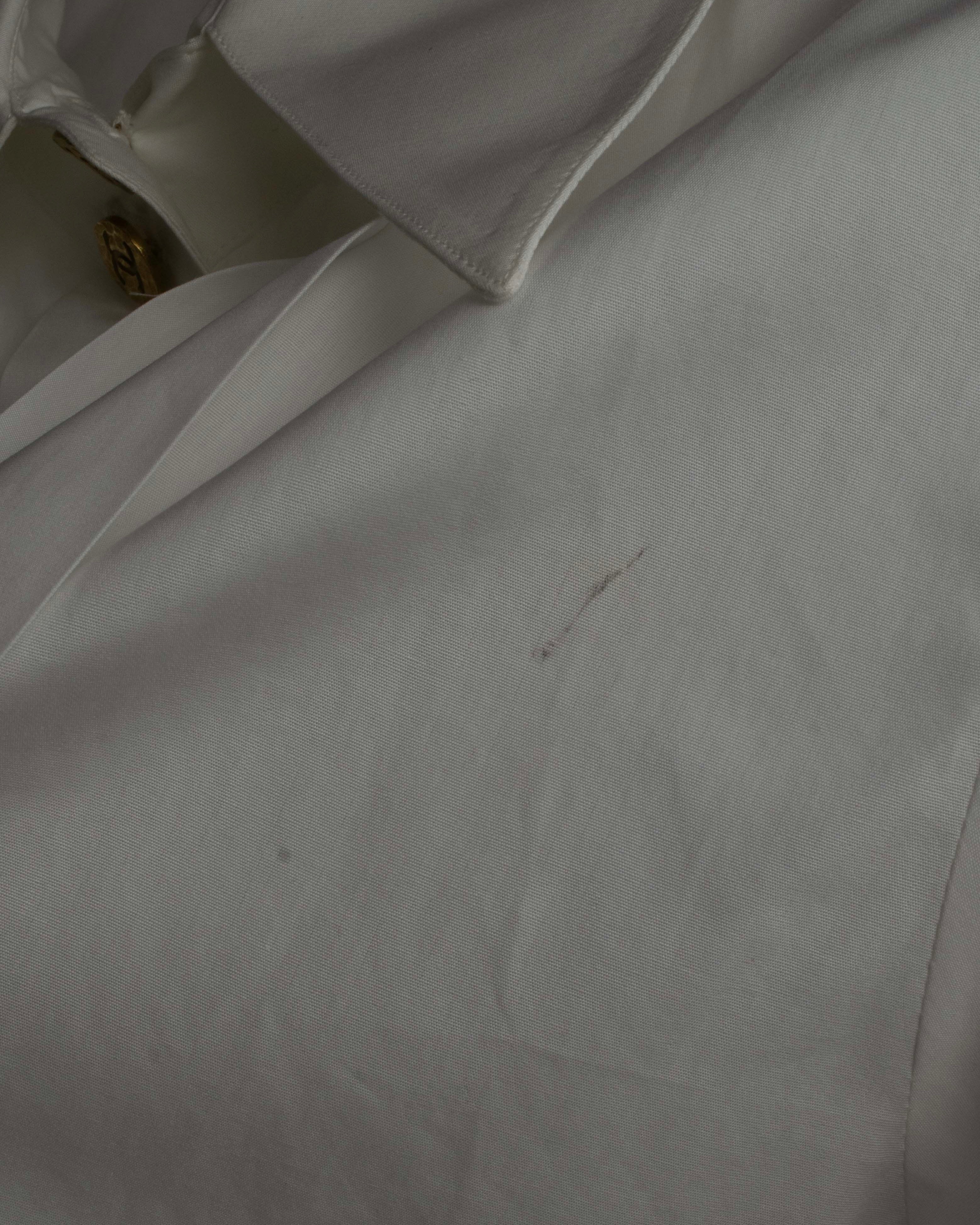 "CHANEL" Gold button design pleated white shirt