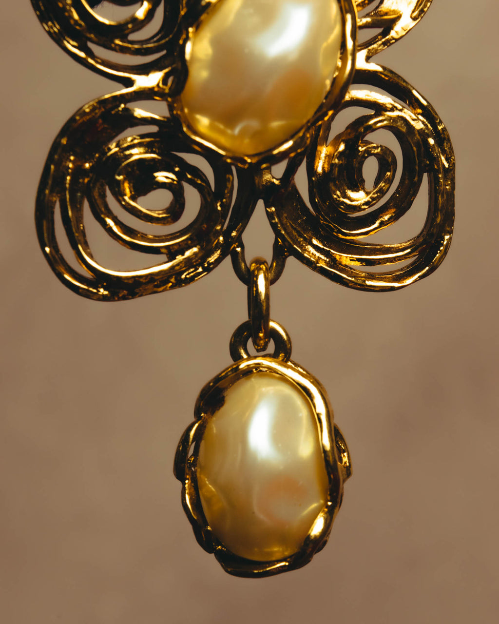 "Yves Saint Laurent" 80's-90's Baroque faux pearl brooch